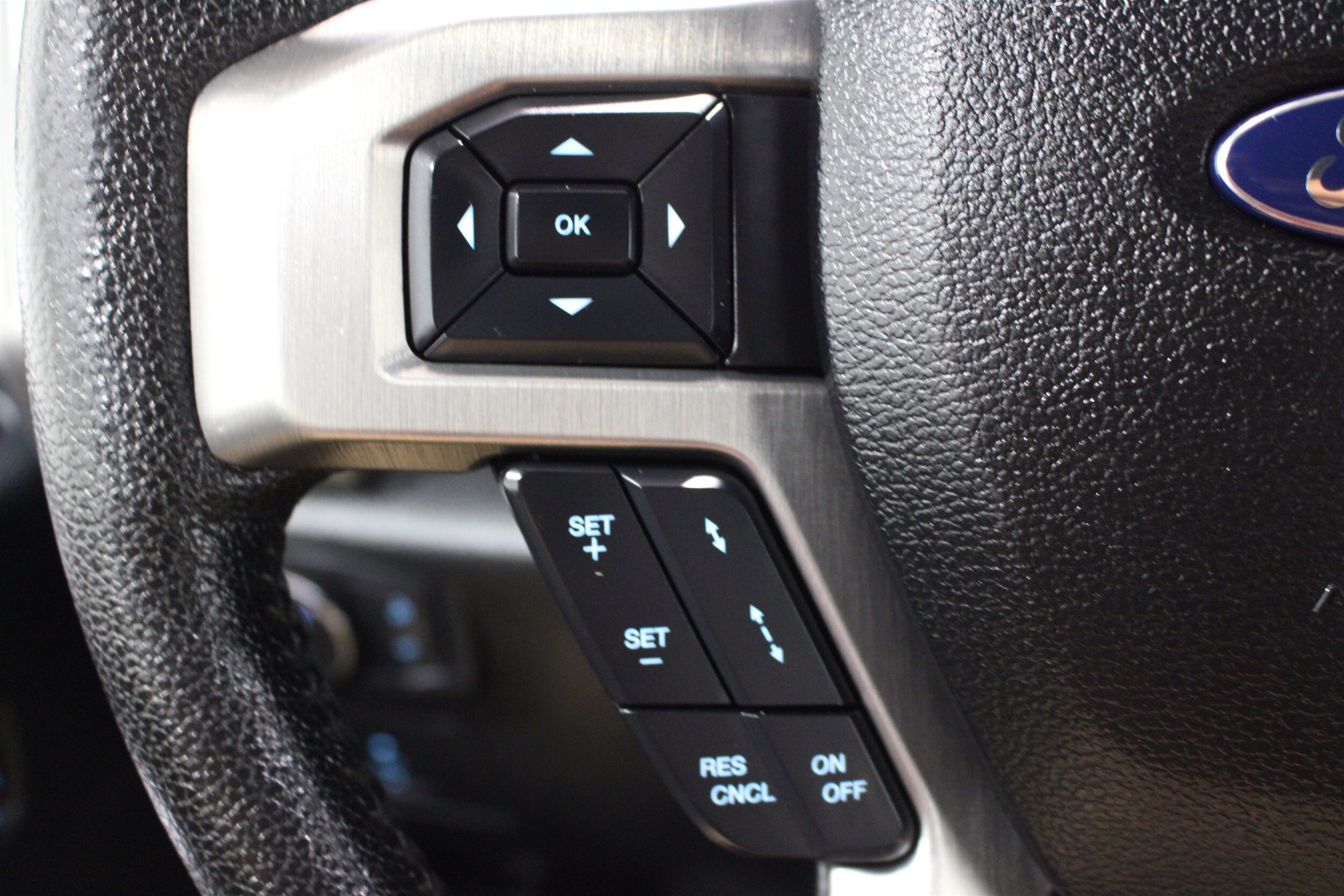 2015 Ford F-150 Platinum - Photo 12