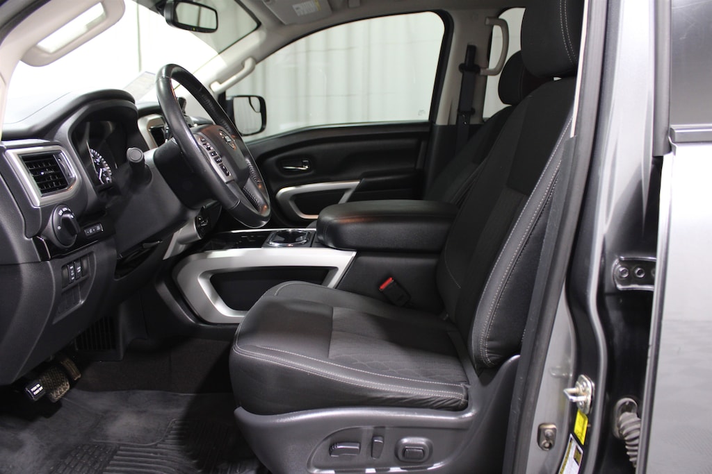 Used 2019 Nissan Titan SV Truck Crew Cab