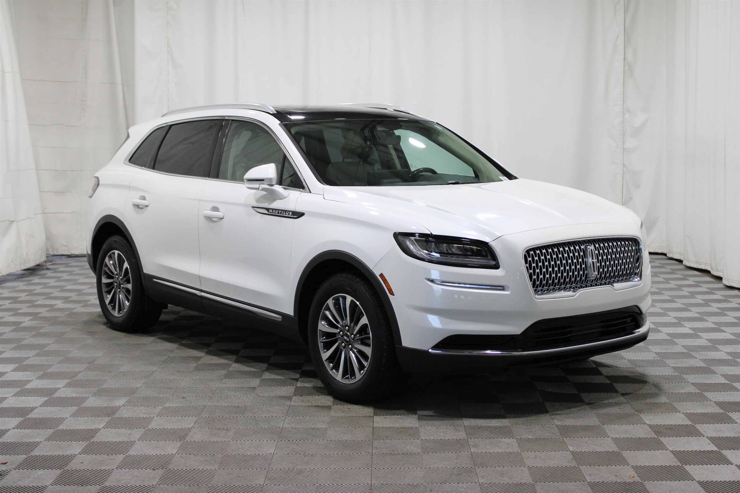 2021 Lincoln Nautilus Reserve's photo