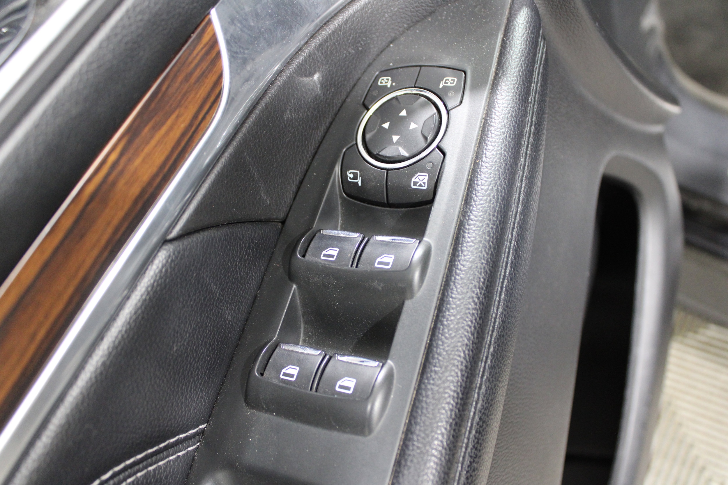 Image 7 of 2017 Ford Explorer Limited SUV