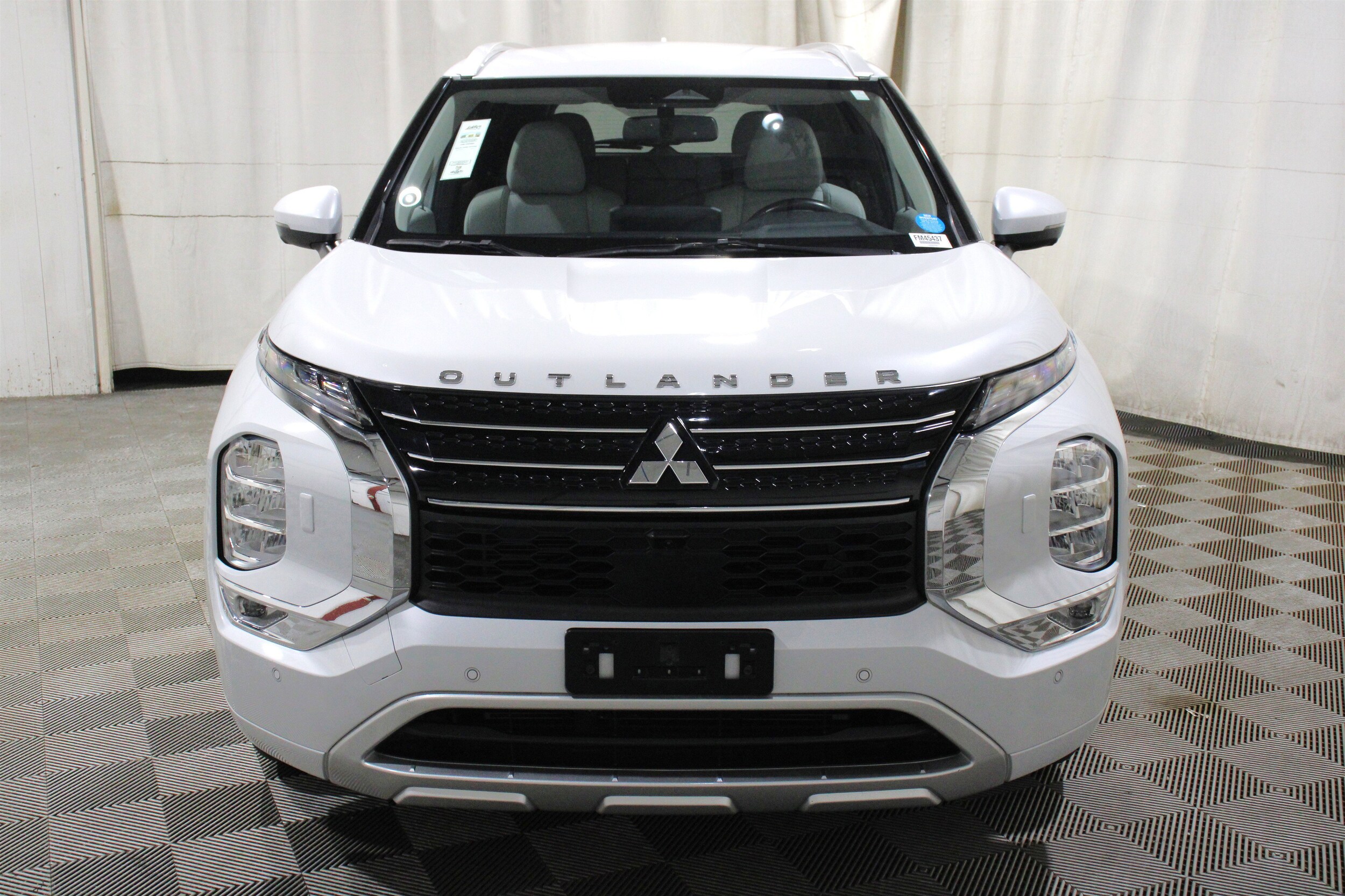 2024 Mitsubishi Outlander SEL | CarEdge | CarEdge