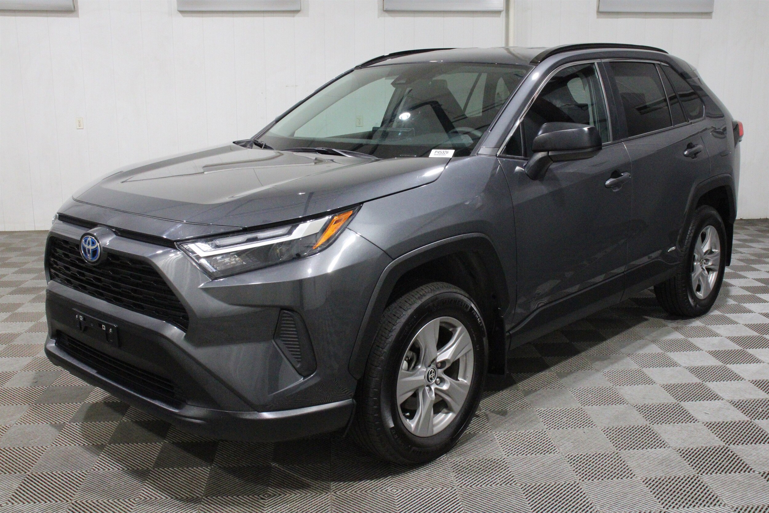 2024 Toyota RAV4 LE - Photo 35
