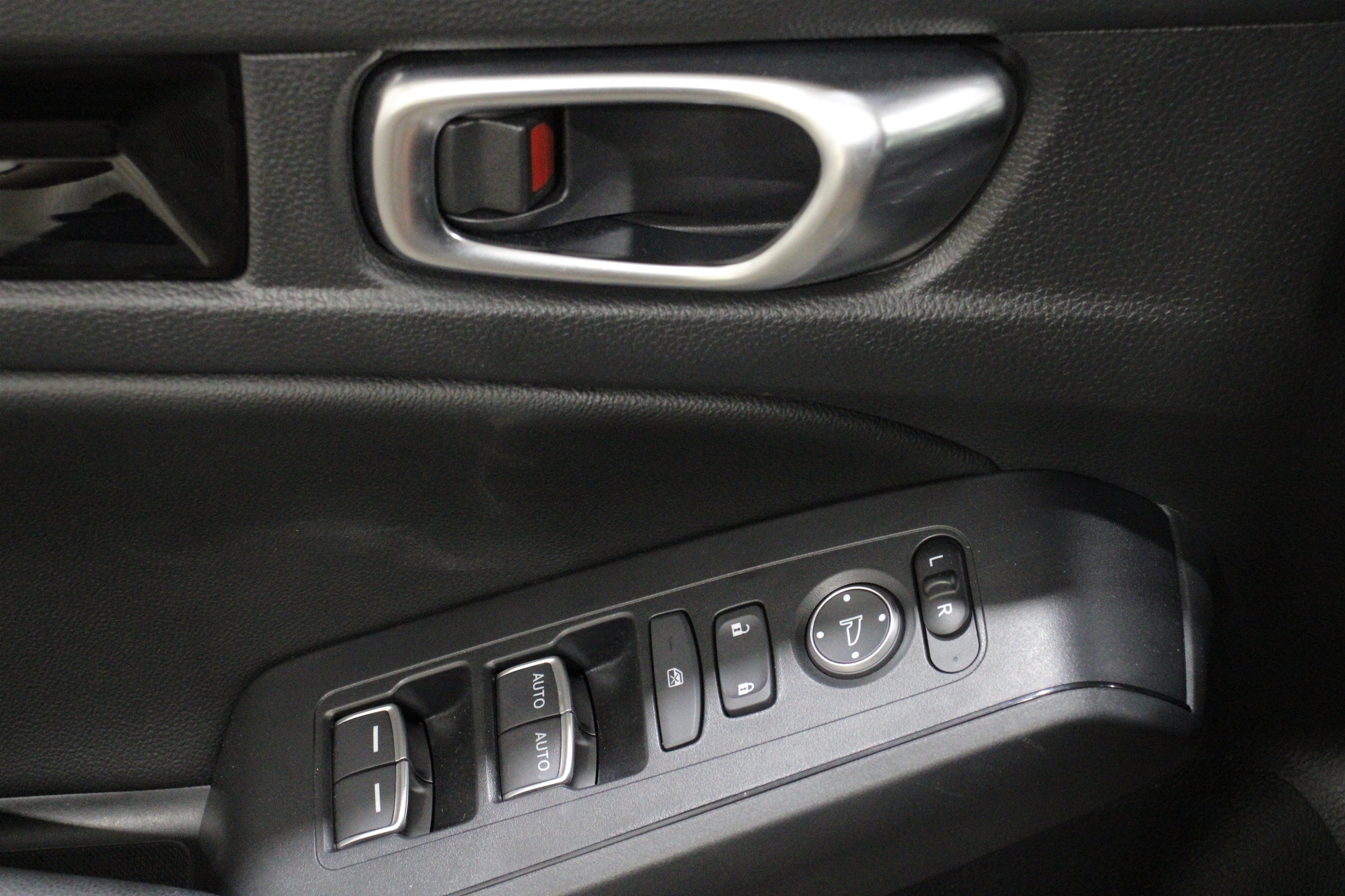 2023 Honda Civic Hatchback EX-L - Photo 7