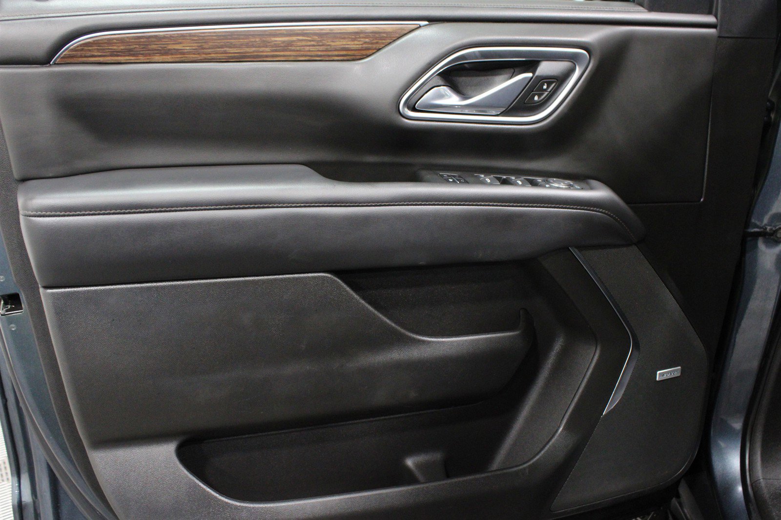 2021 Chevrolet Tahoe High Country photo 2