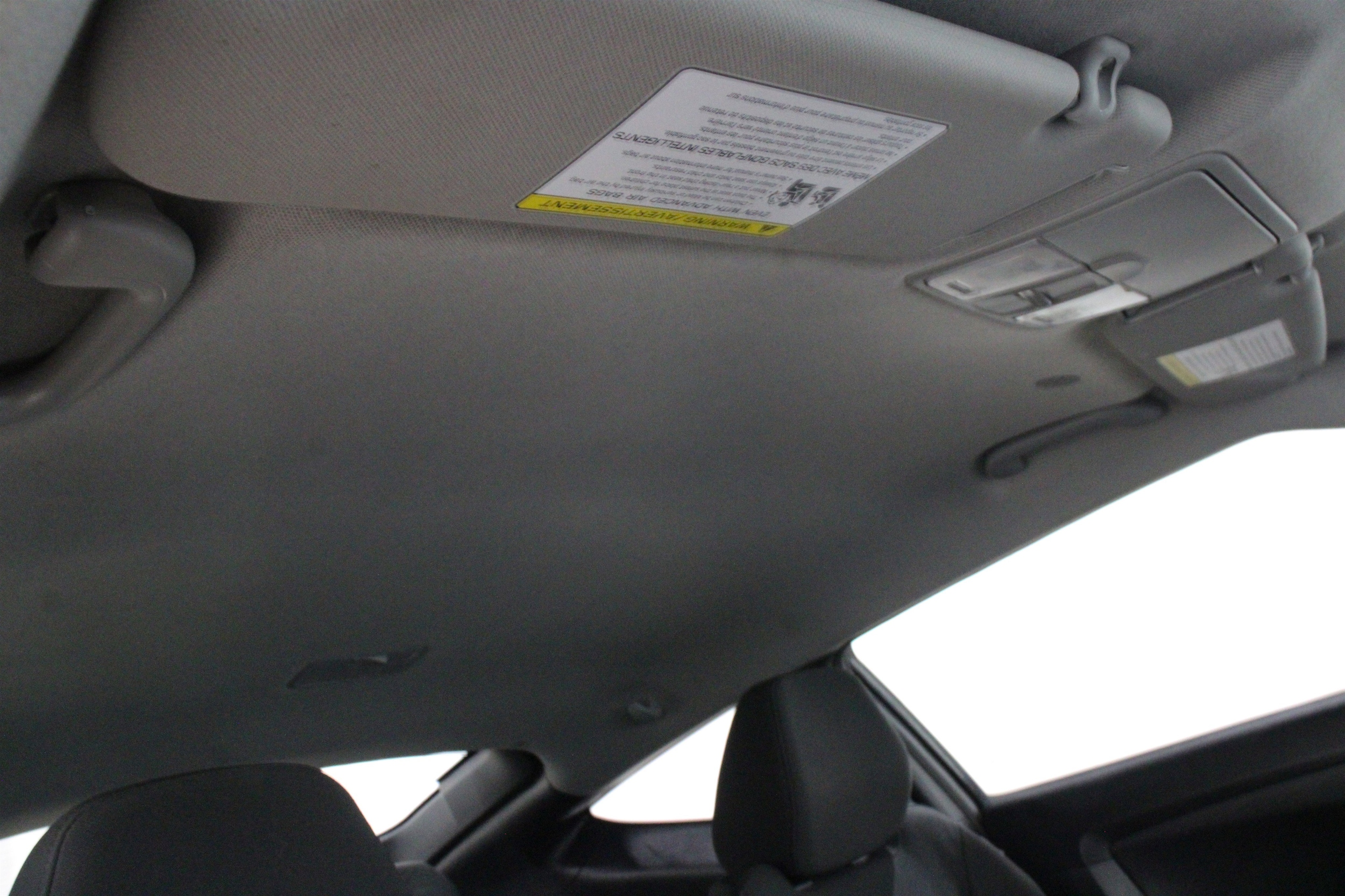 2016 Hyundai Veloster Base - Photo 25