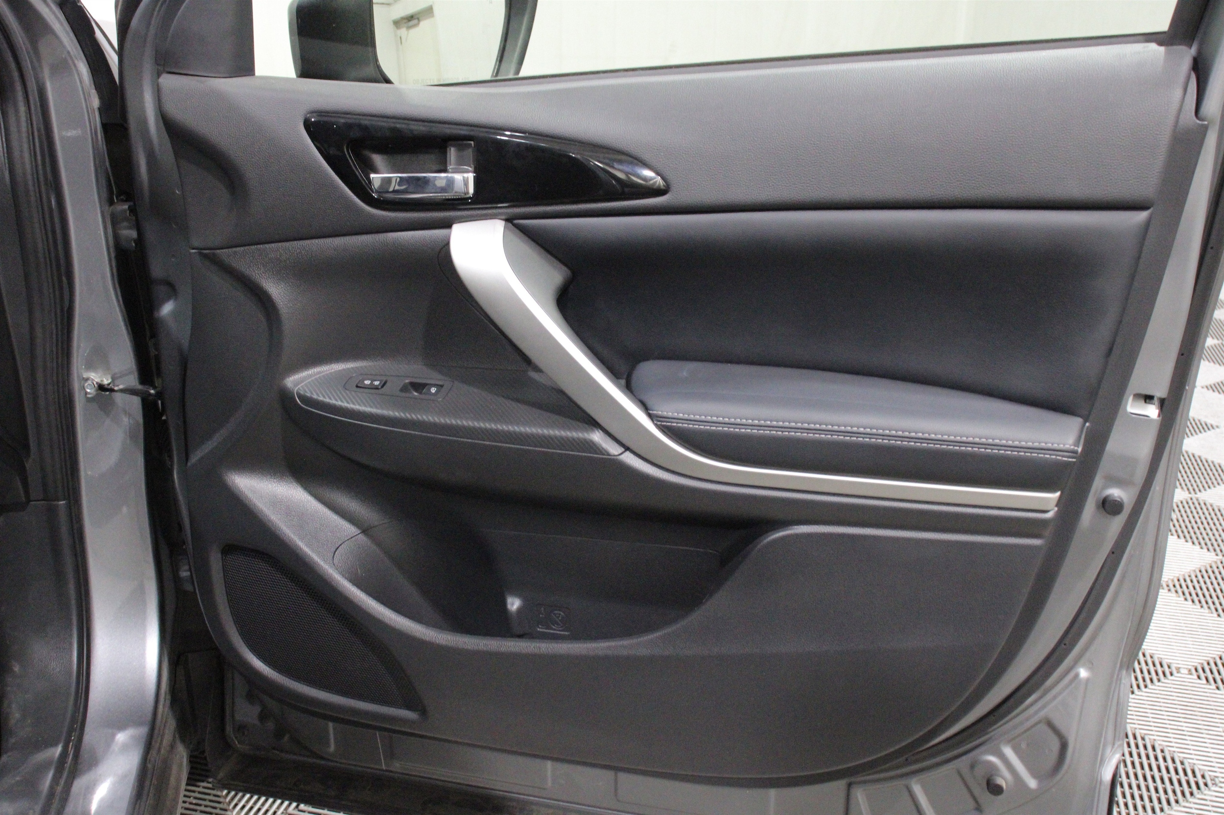 2024 Mitsubishi Eclipse Cross SEL - Photo 27