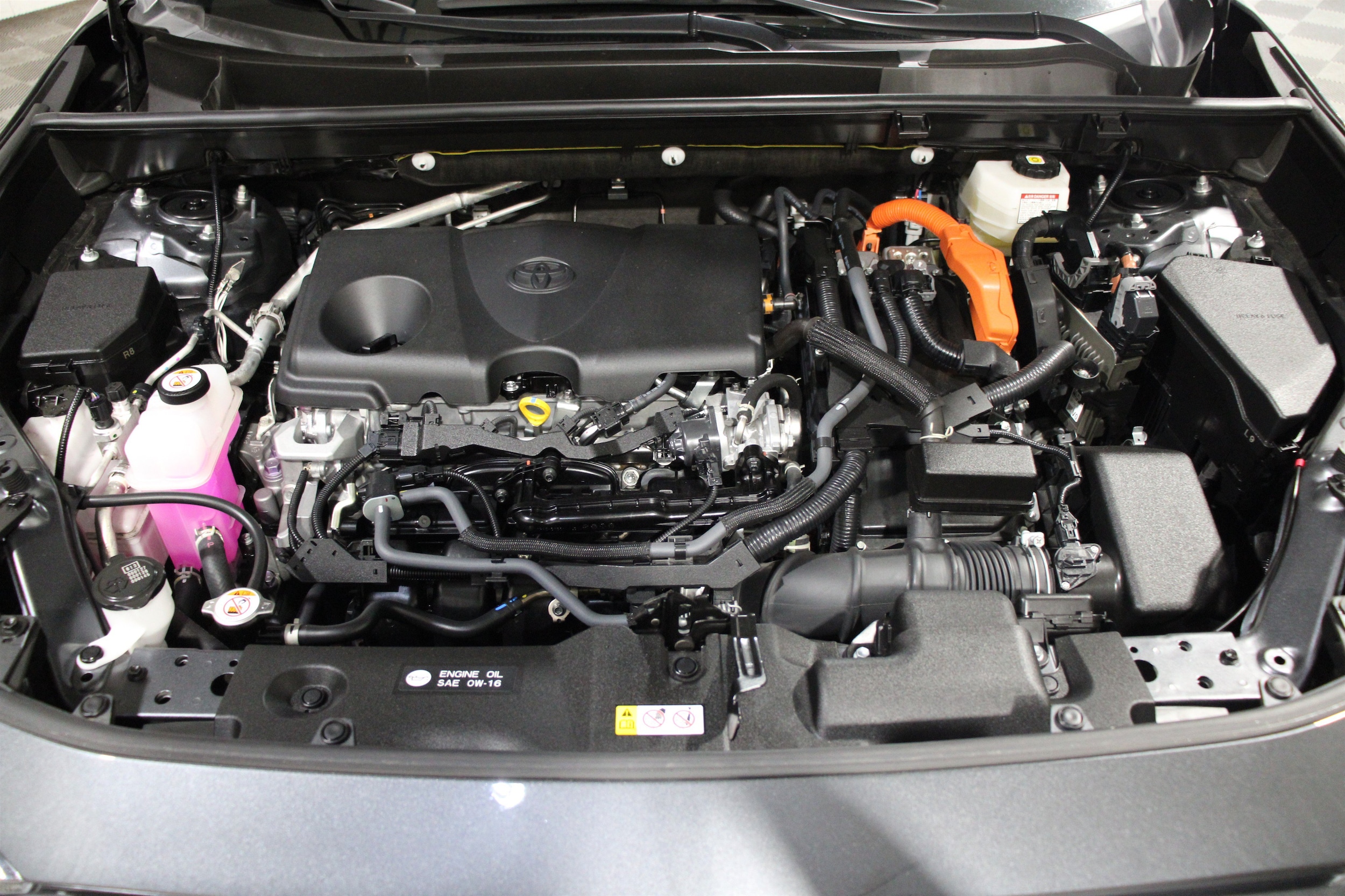 2025 Toyota RAV4 LE - Photo 37