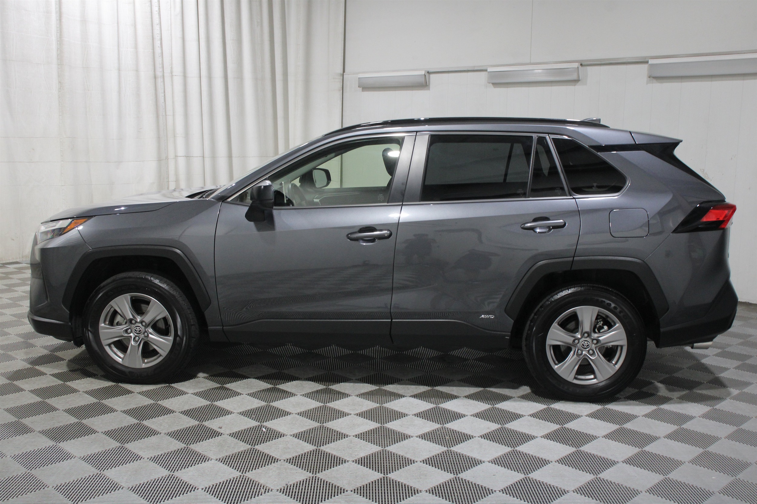 2025 Toyota RAV4 LE - Photo 35