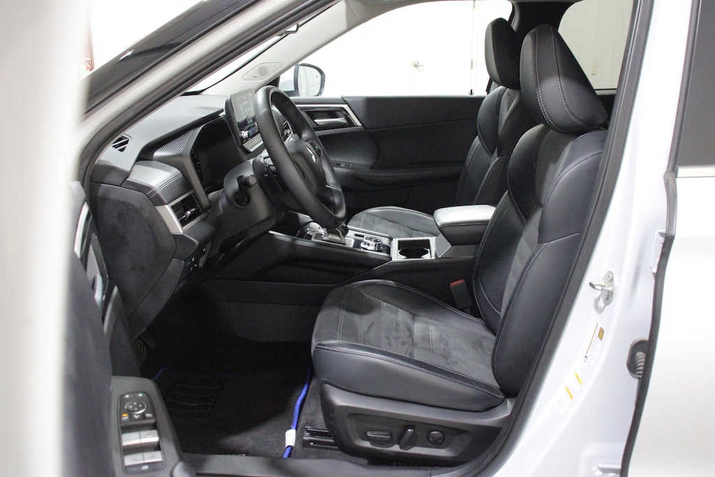 Used 2024 Mitsubishi Outlander PHEV SE SUV