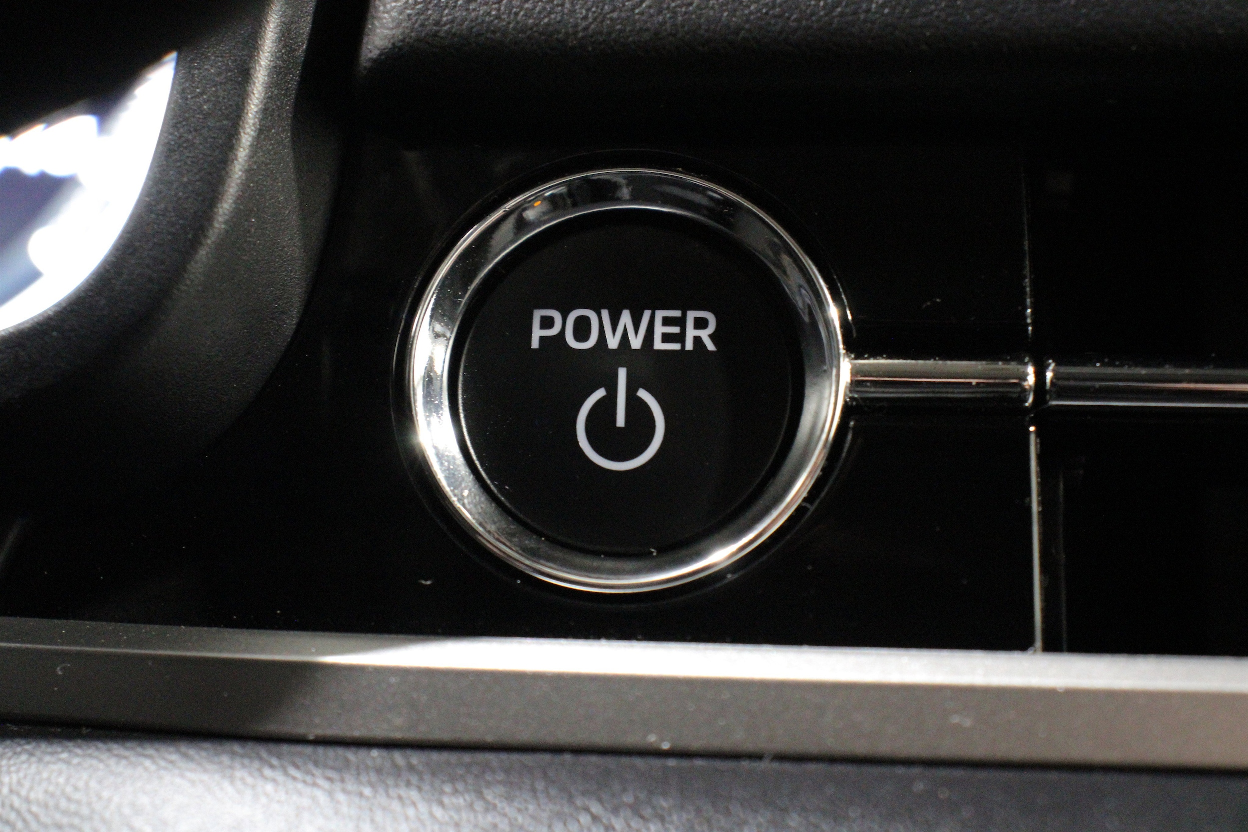 2024 Mitsubishi Outlander Plug-in Hybrid ES - Photo 23