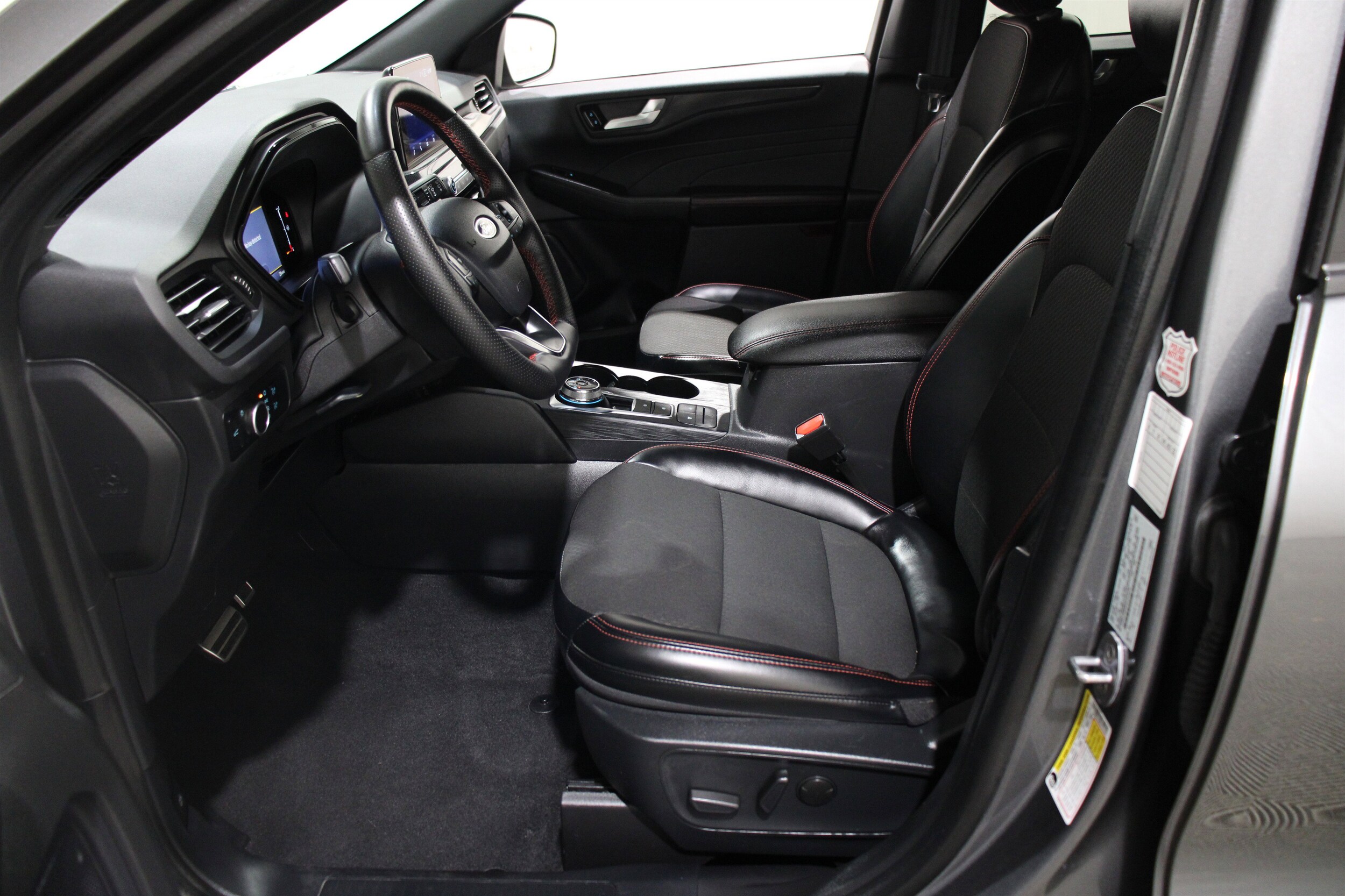 2024 Ford Escape ST-Line photo 3