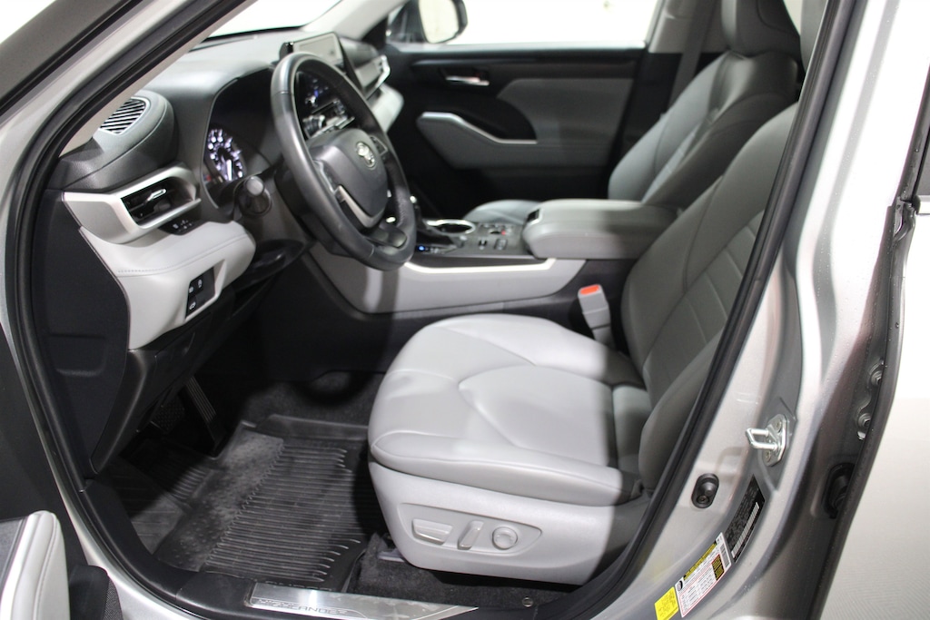 Used 2024 Toyota Highlander XLE SUV