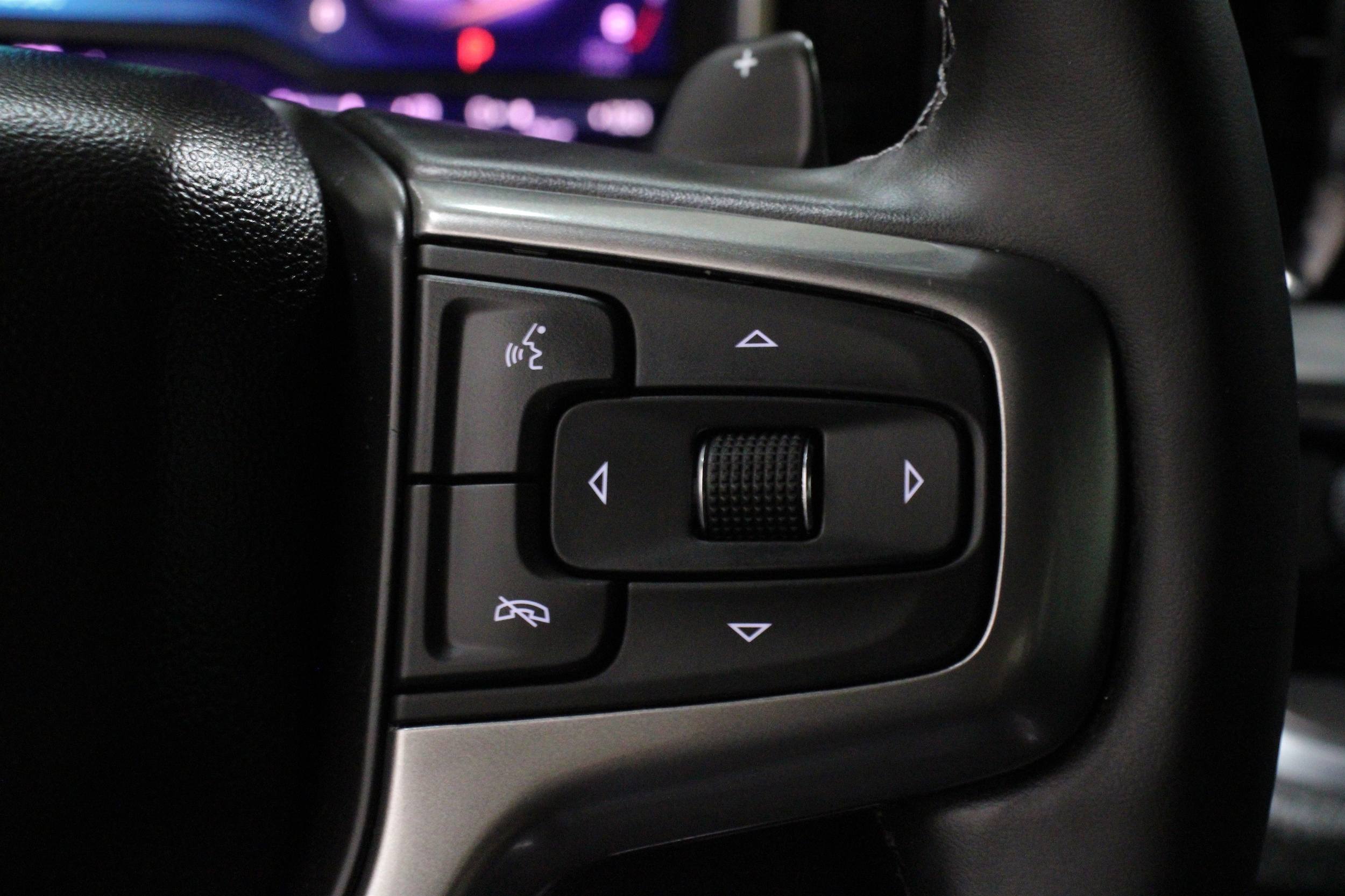 2025 Chevrolet Silverado 1500 LTZ - Photo 10