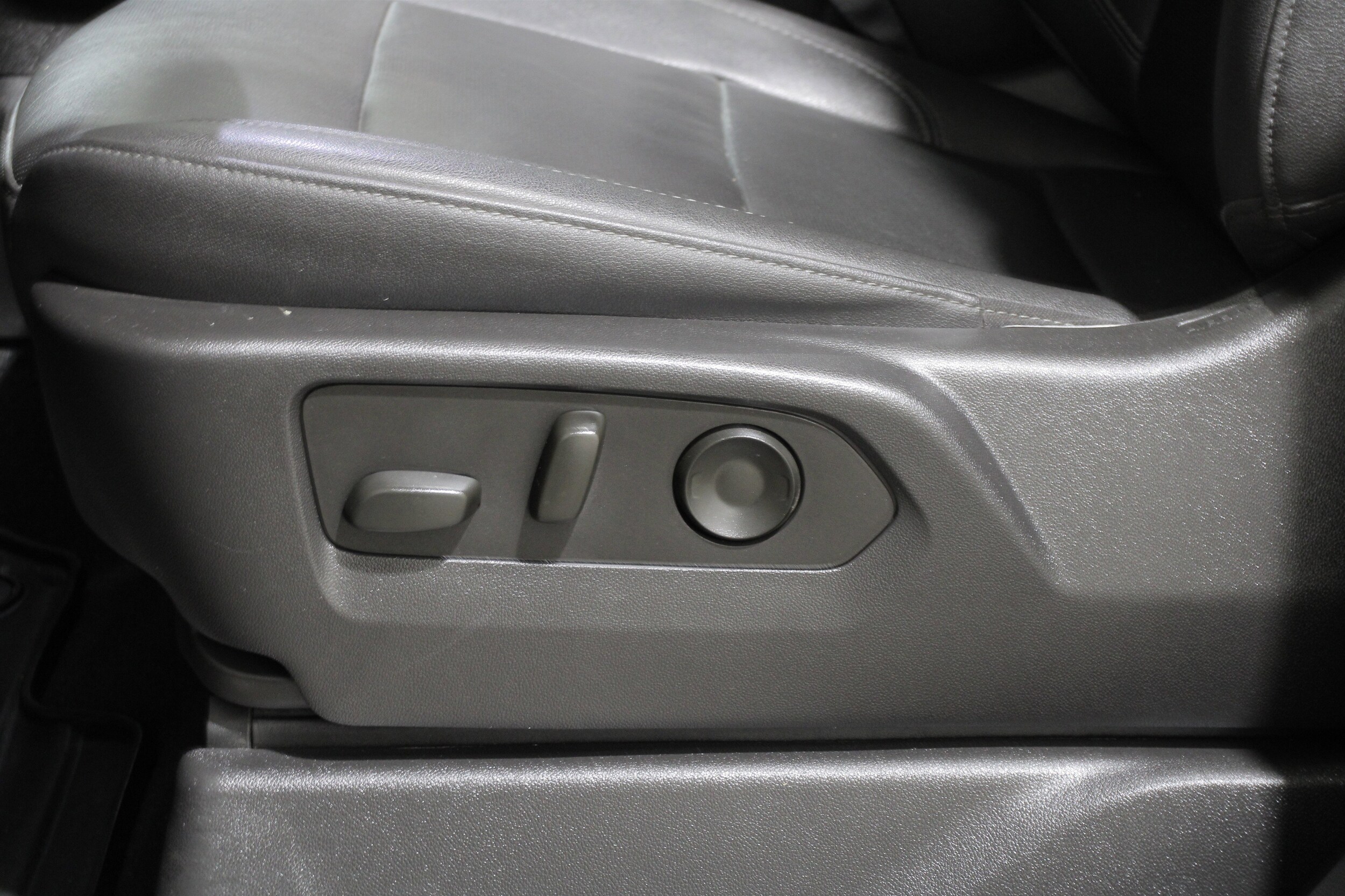 2022 Chevrolet Silverado 1500 LTZ photo 4