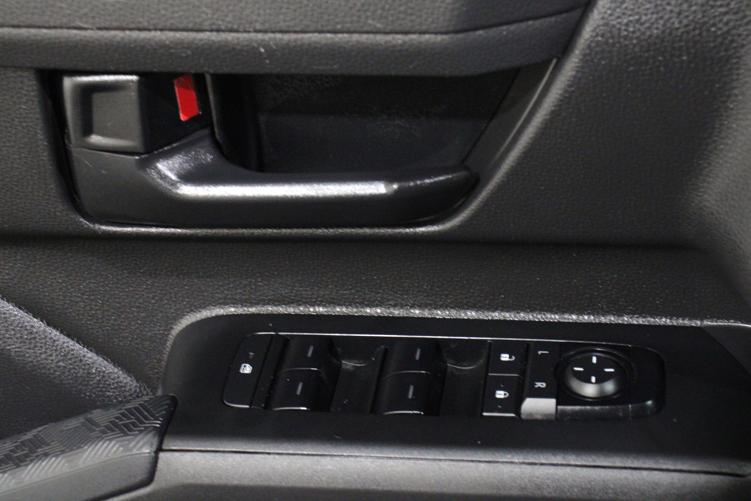 2024 Toyota Tacoma SR5 - Photo 7