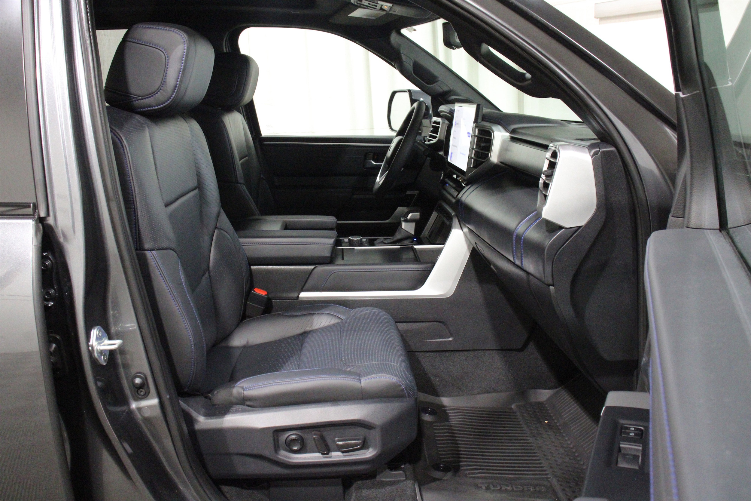 2025 Toyota Tundra Platinum - Photo 26