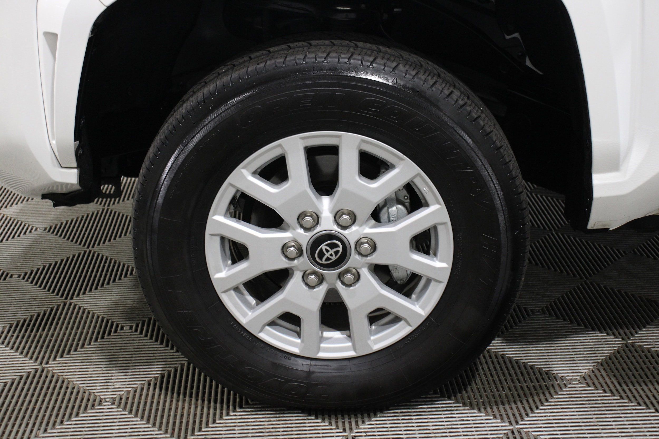 2024 Toyota Tacoma SR5 - Photo 39