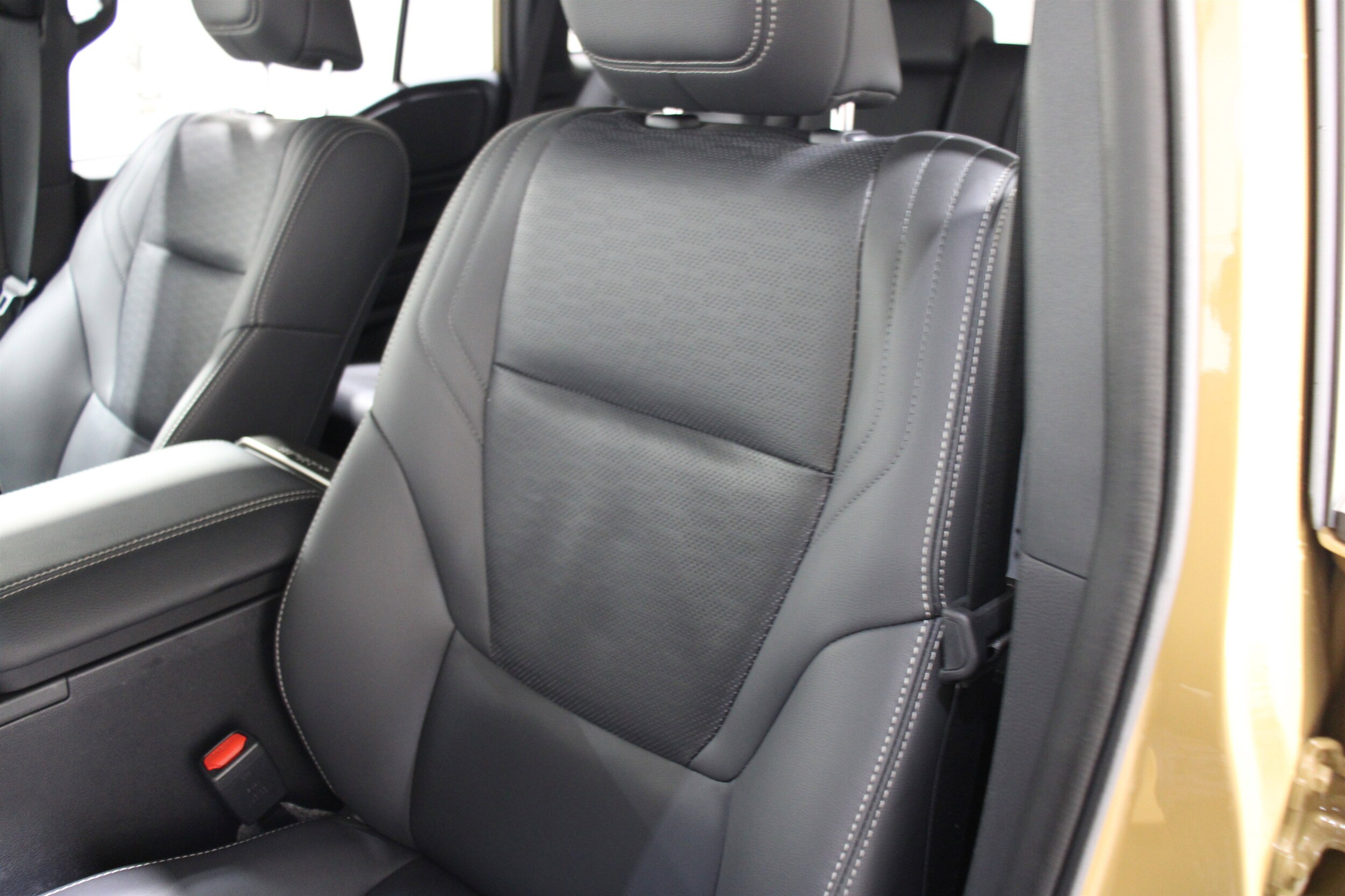 2025 Toyota Highlander Hybrid photo 4
