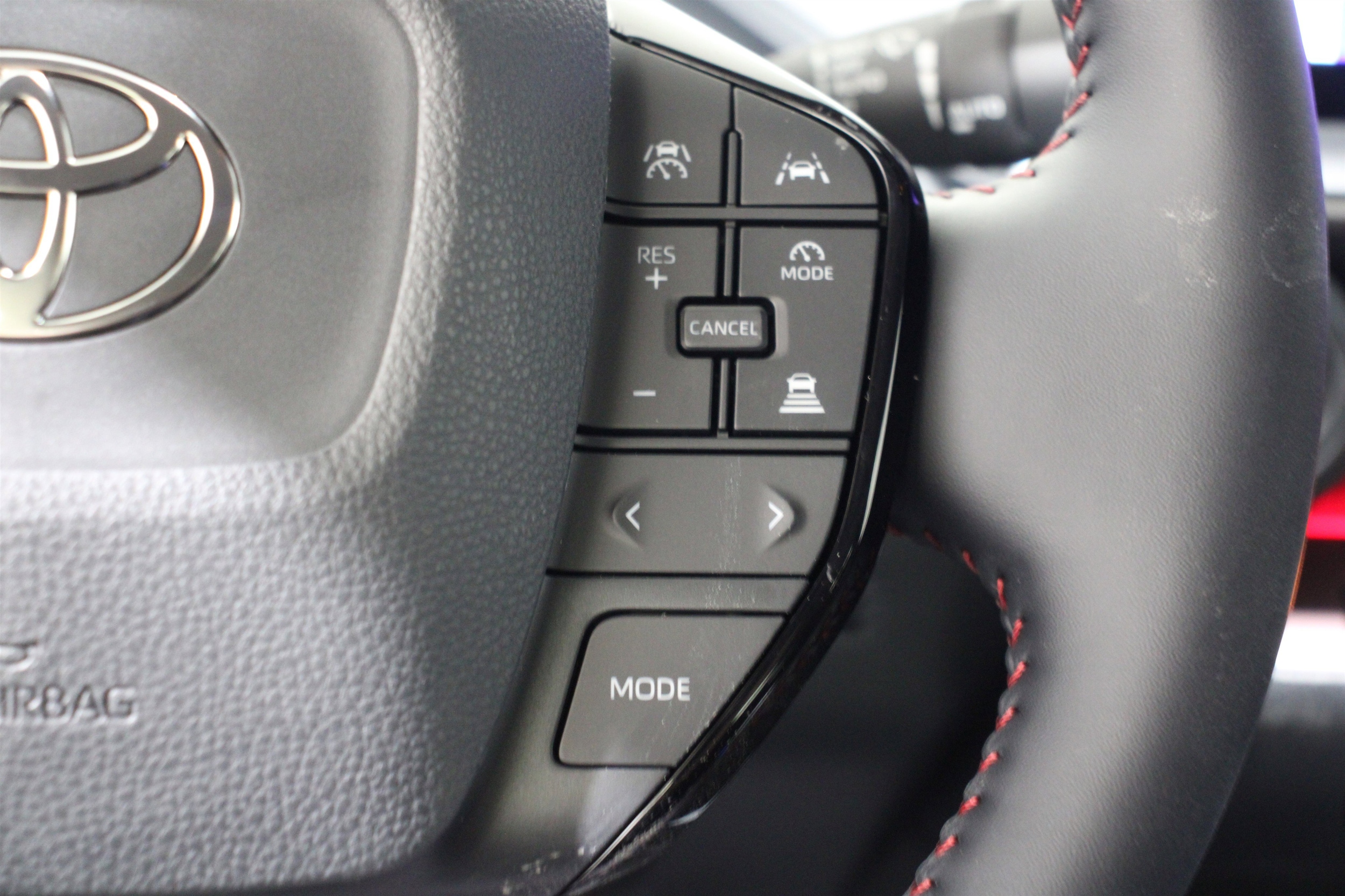 2026 Toyota Prius Plug-in Hybrid XSE Premium - Photo 8