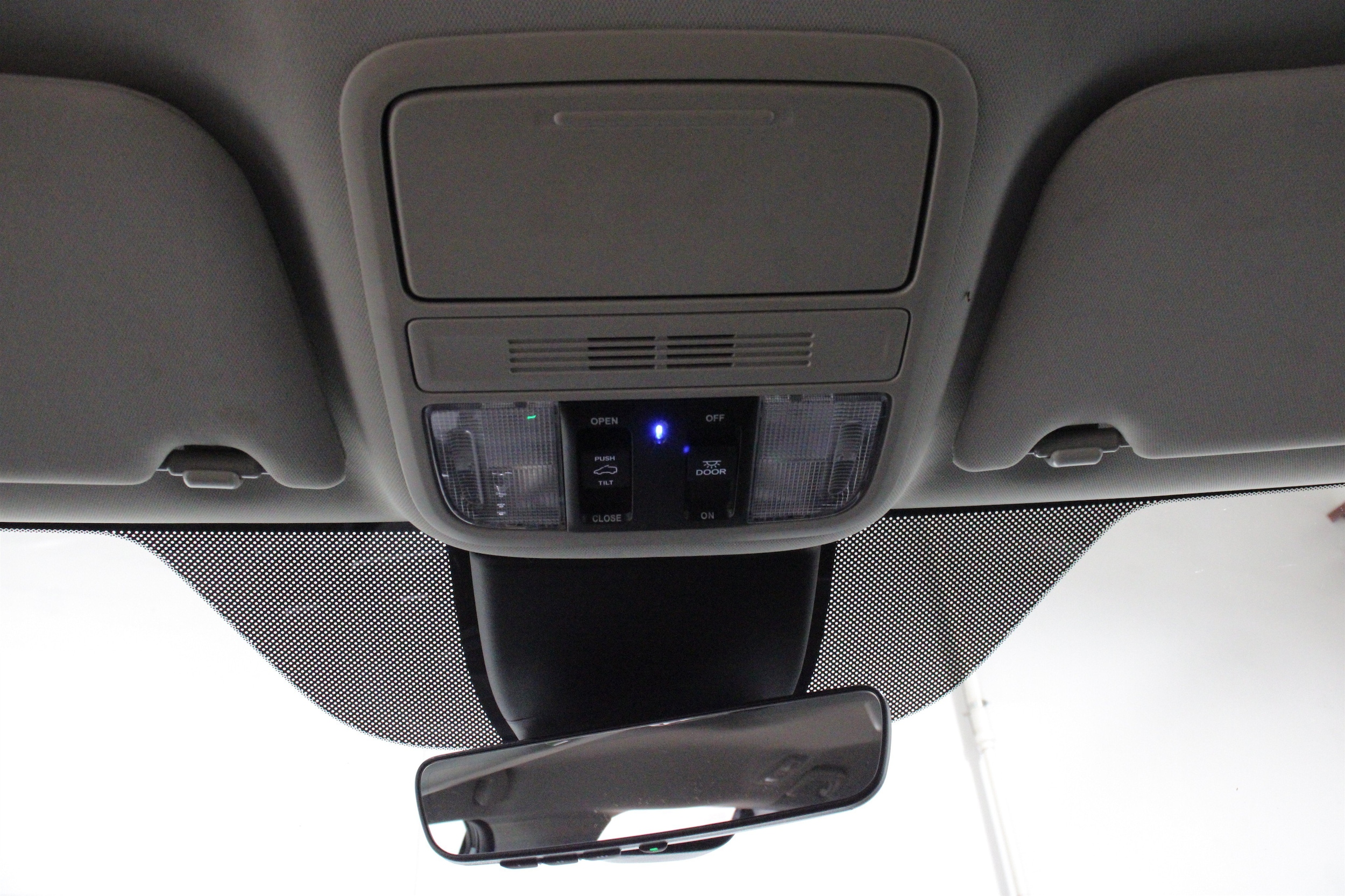 2025 Honda Odyssey Touring - Photo 23