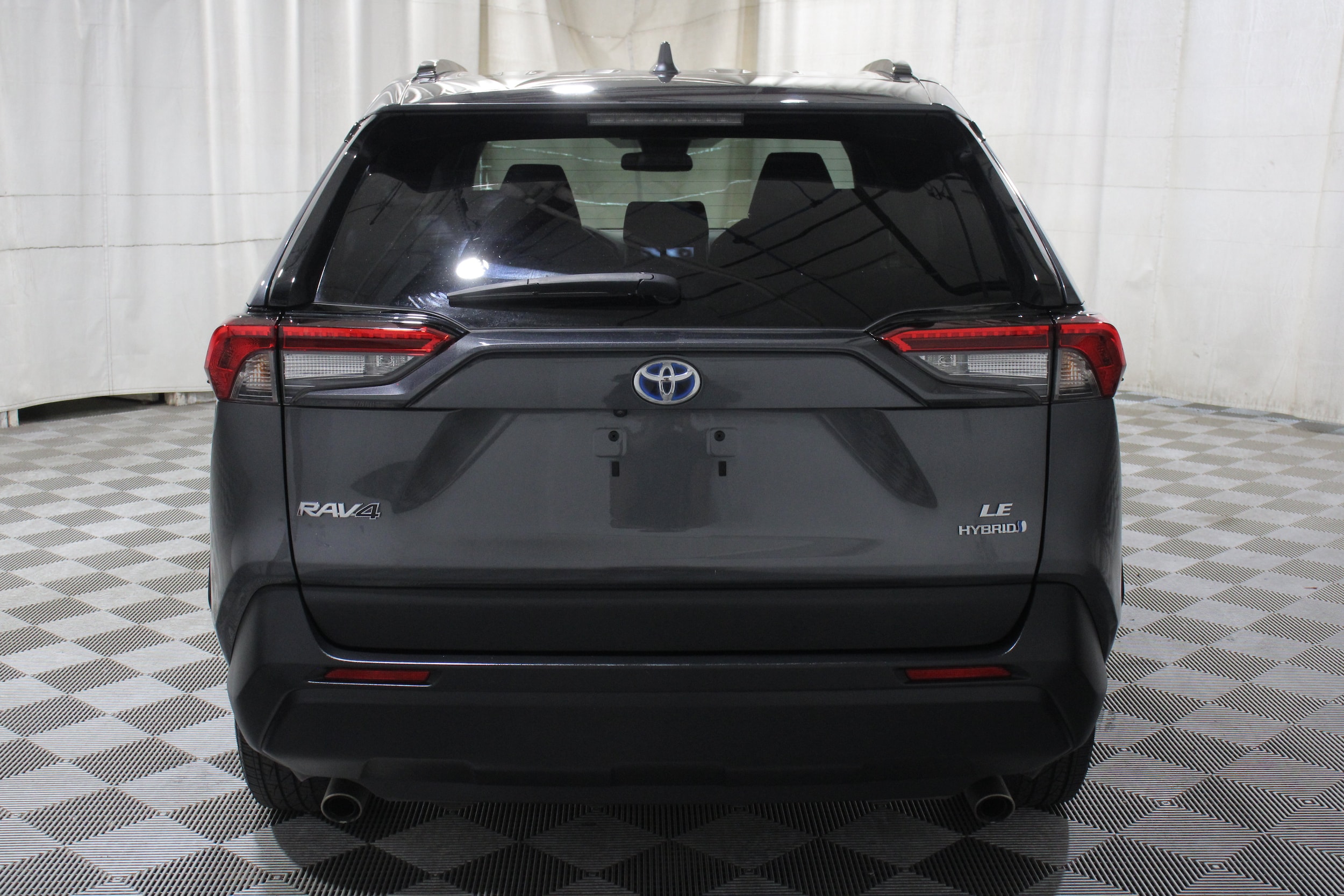 2024 Toyota RAV4 LE - Photo 32