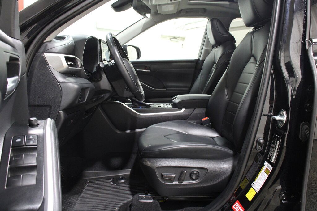 Used 2021 Toyota Highlander XLE SUV