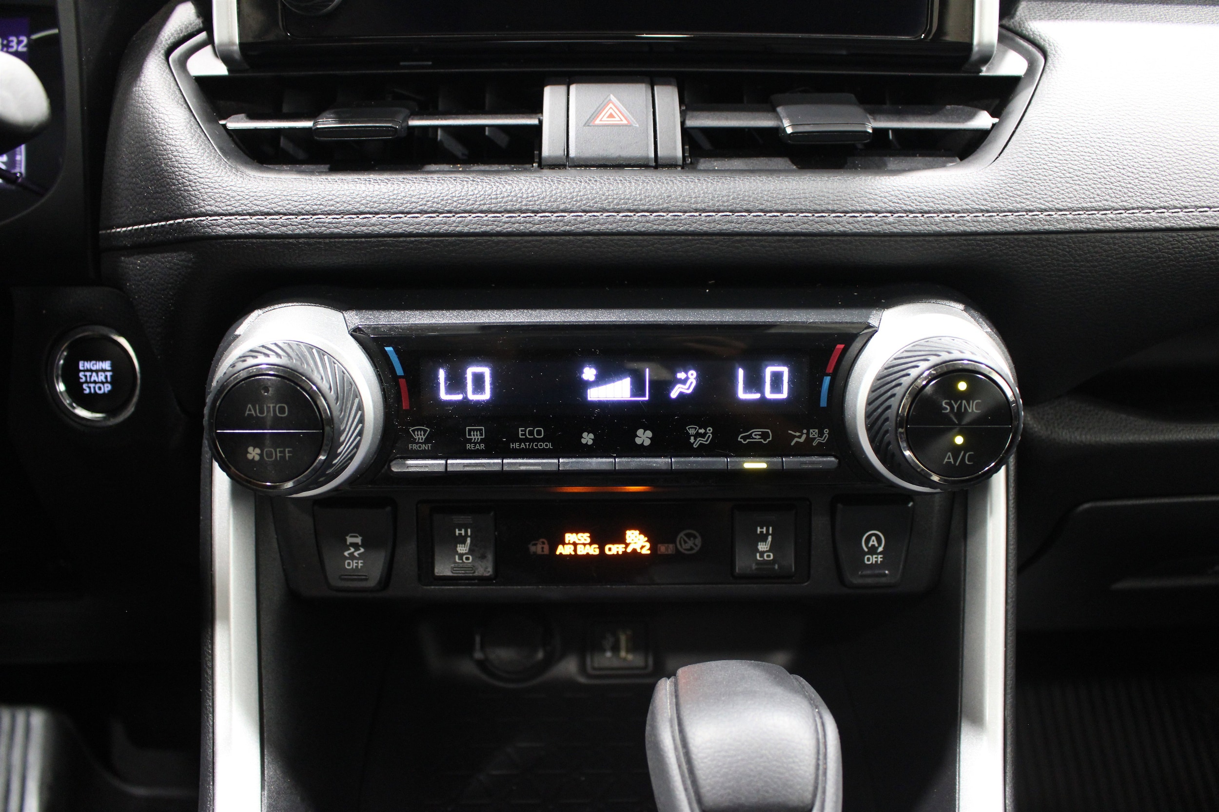 2023 Toyota RAV4 XLE - Photo 16