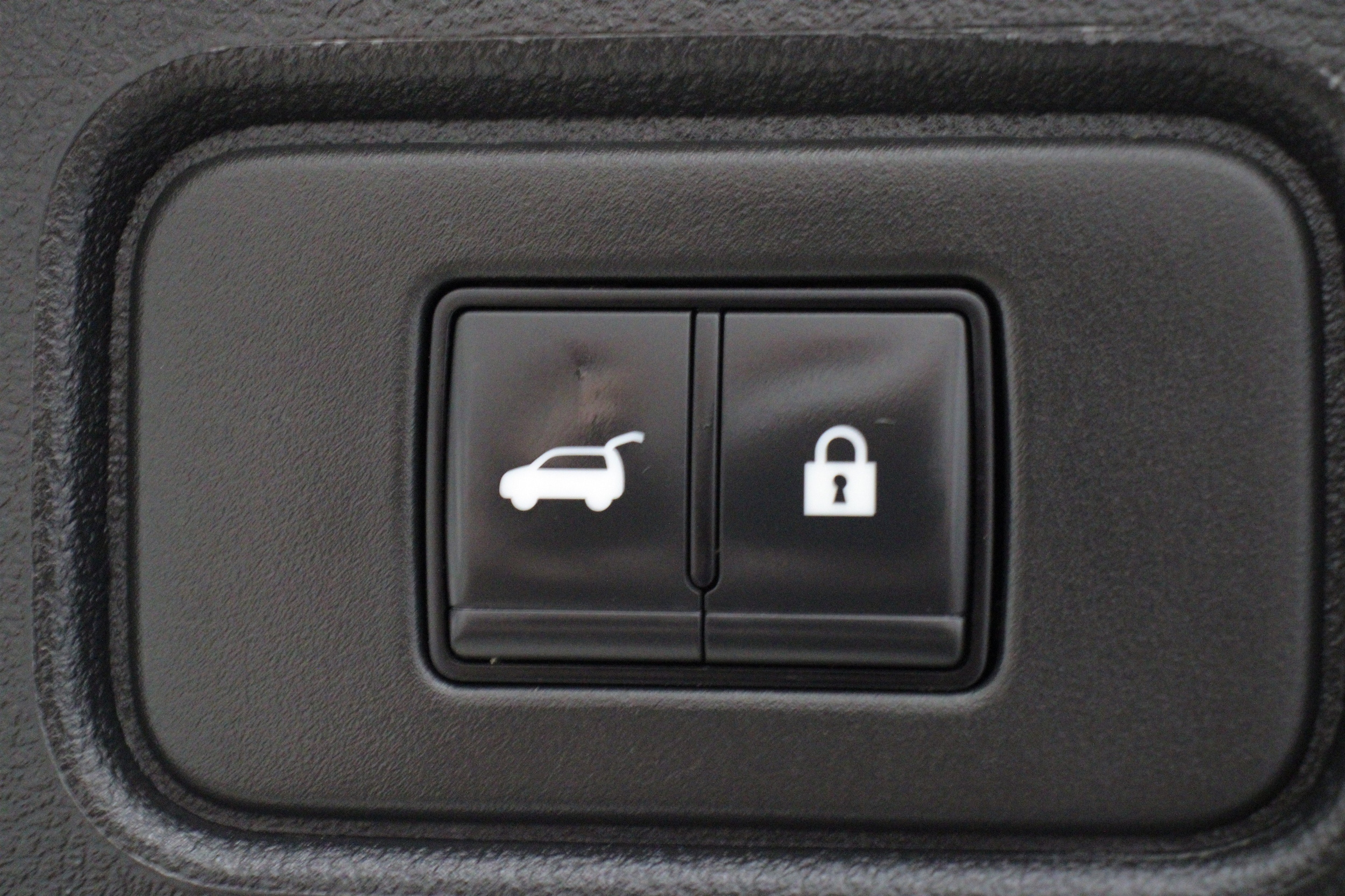 2025 Nissan Pathfinder SV - Photo 27