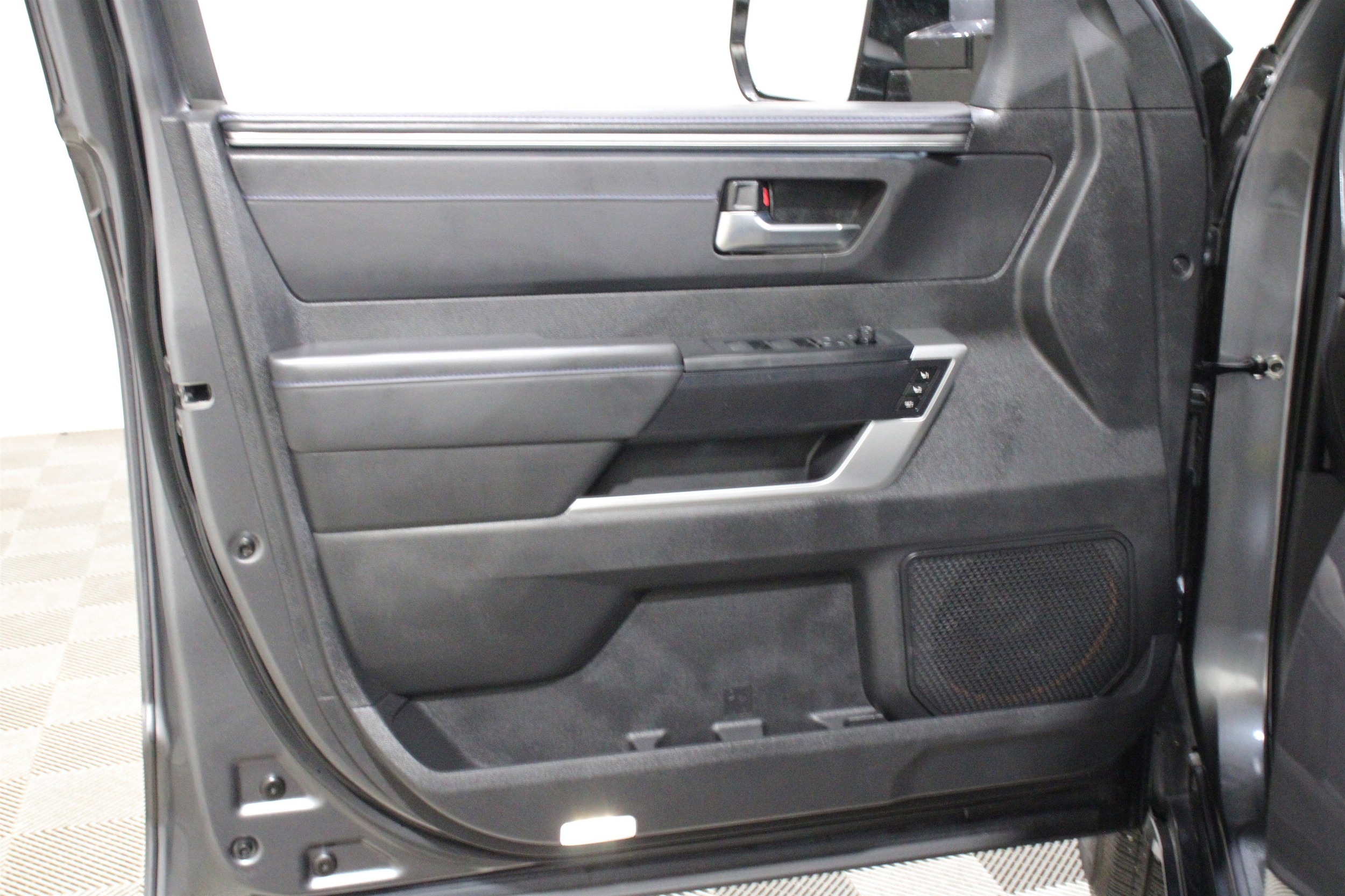 2025 Toyota Tundra Platinum - Photo 6