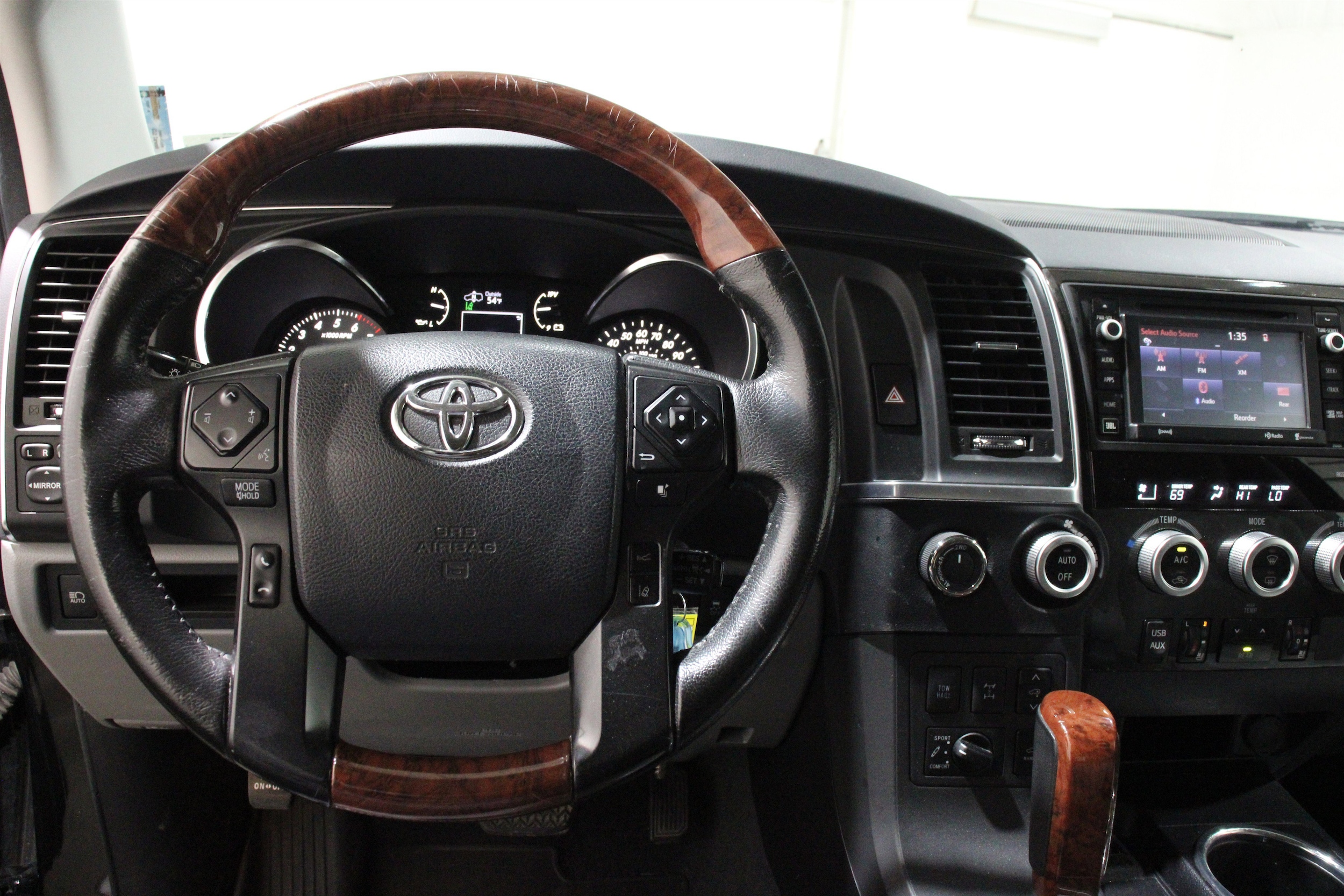 2019 Toyota Sequoia Platinum - Photo 8
