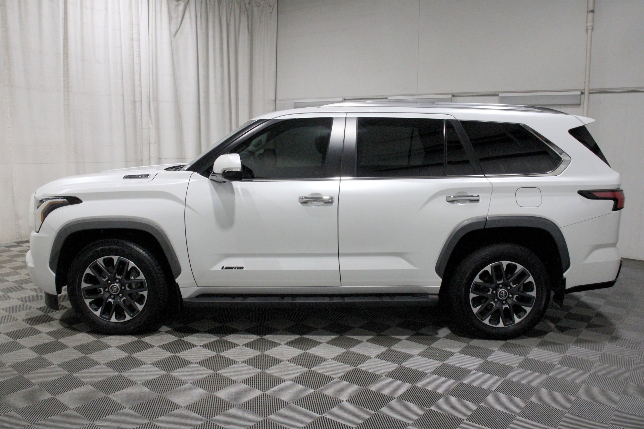 2024 Toyota Sequoia Limited - Photo 37