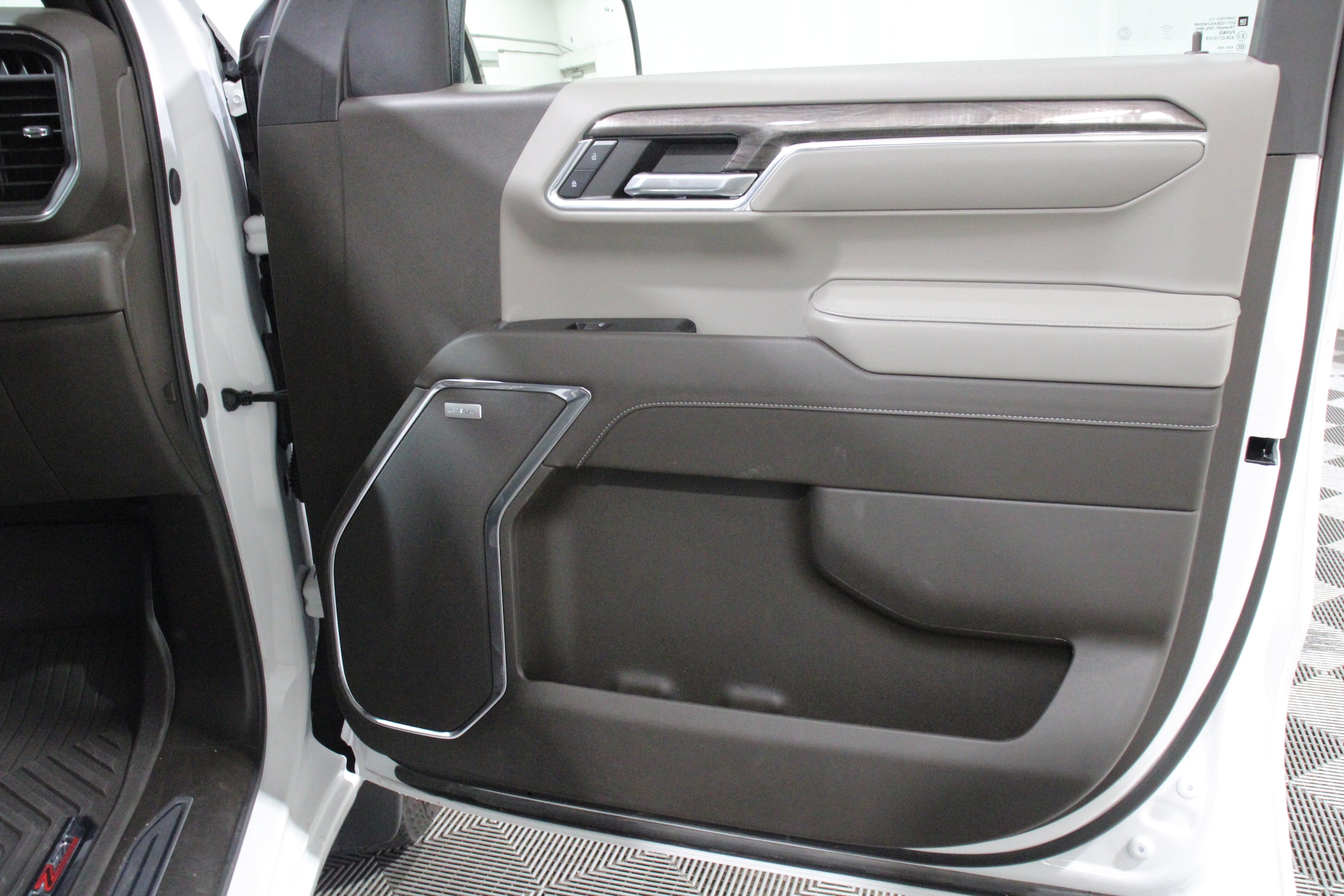 2024 Chevrolet Silverado 1500 LTZ - Photo 27