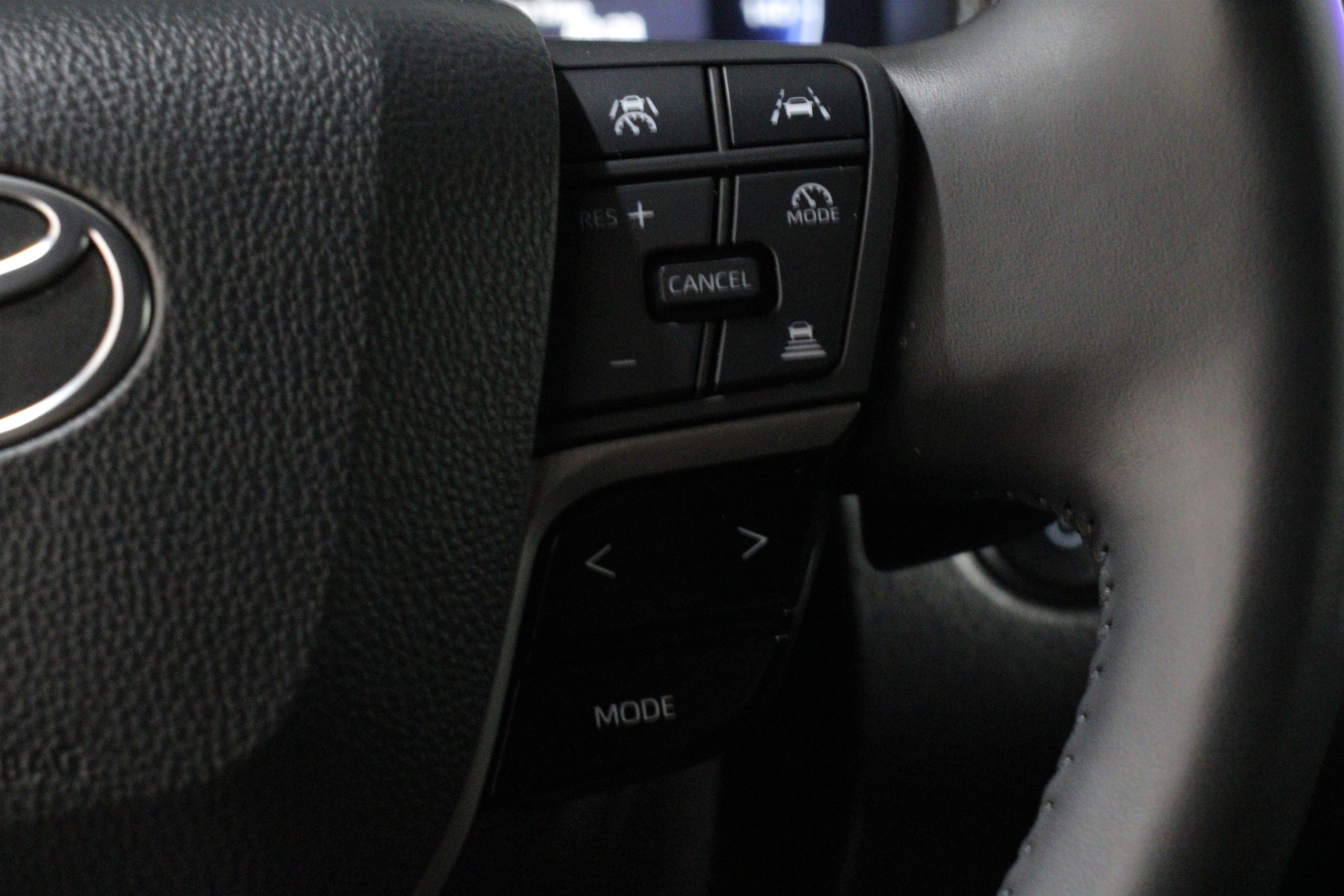 2025 Toyota Camry XSE - Photo 10