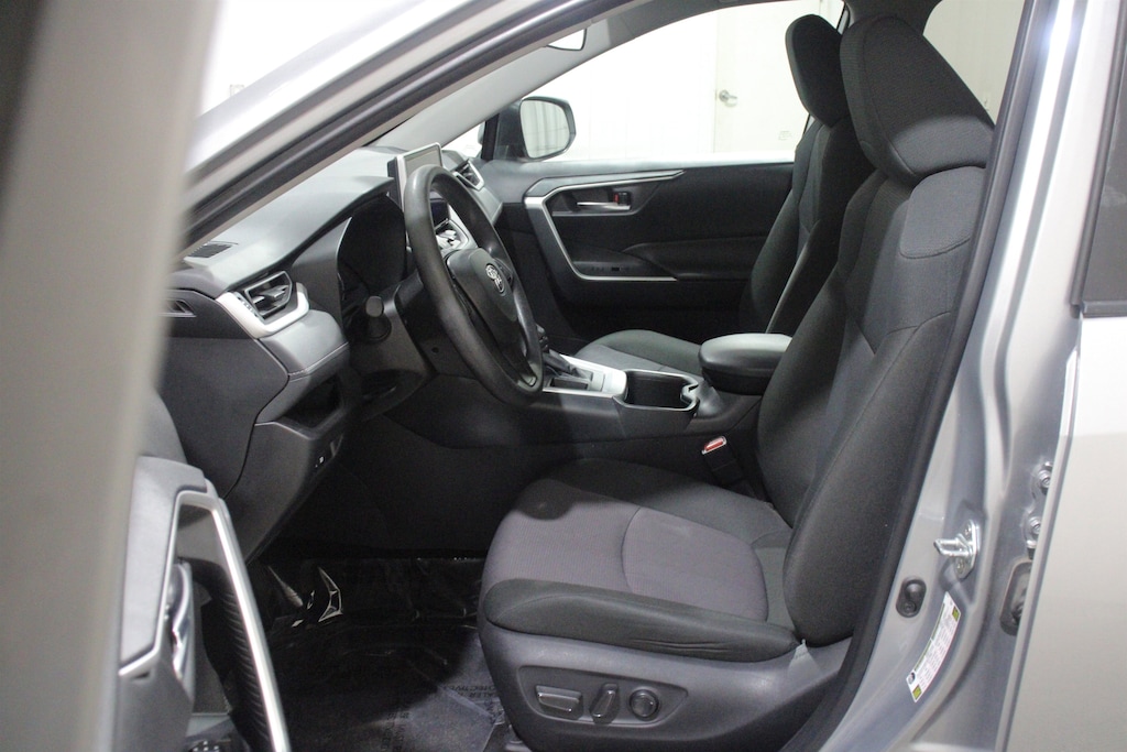 Used 2025 Toyota RAV4 XLE SUV