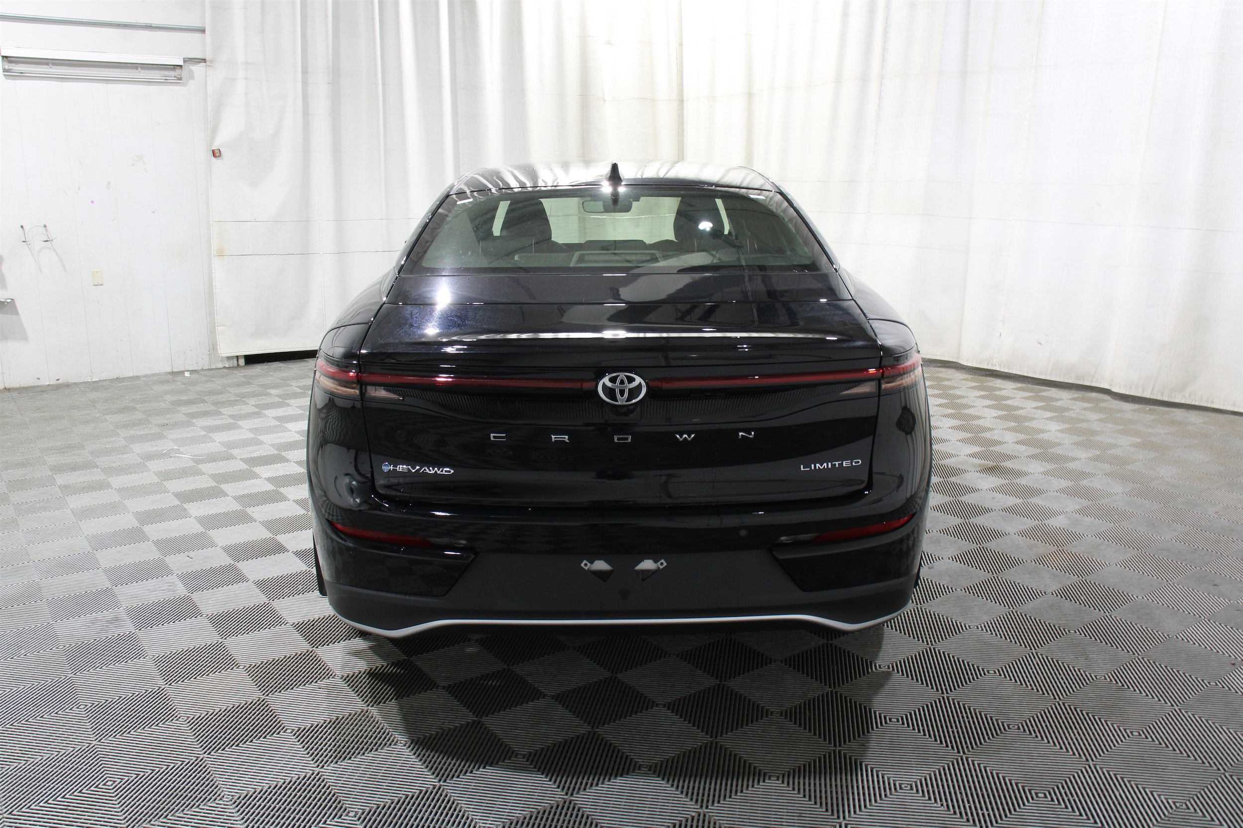2026 Toyota Crown Limited - Photo 33