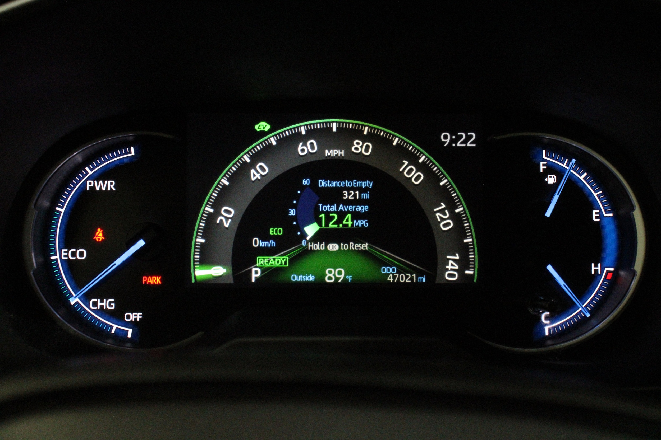 2024 Toyota RAV4 LE - Photo 13