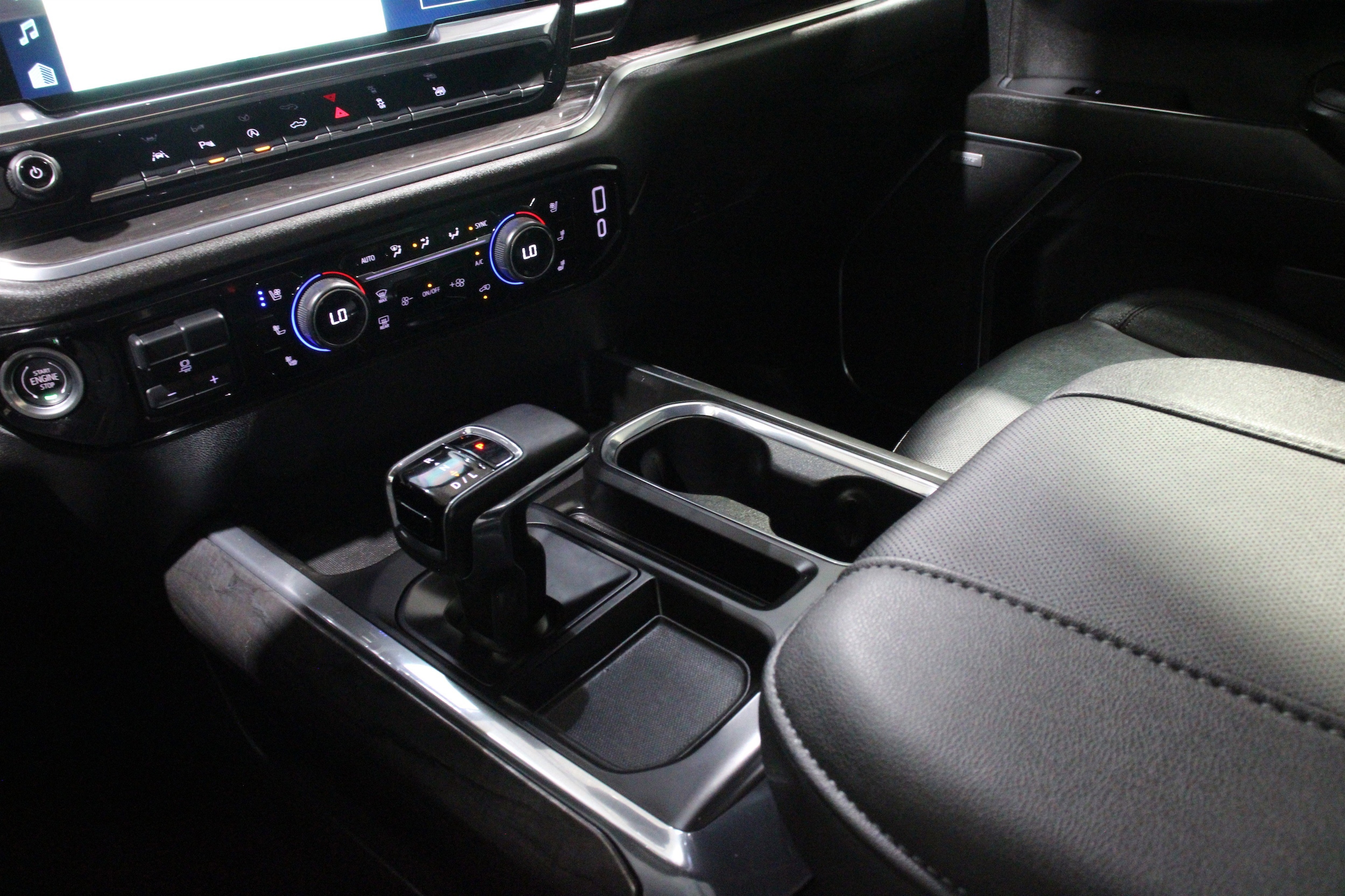 2025 Chevrolet Silverado 1500 LTZ - Photo 20