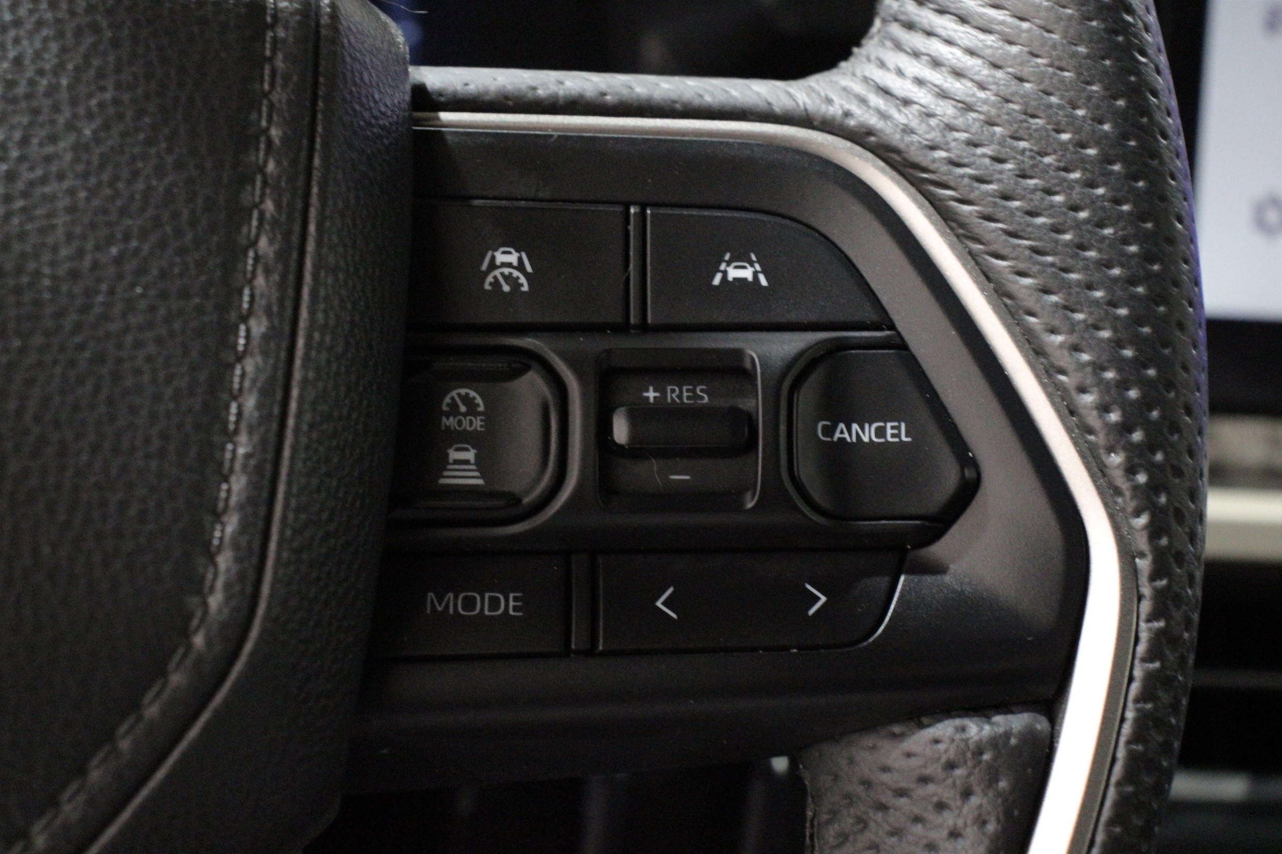 2025 Toyota Tacoma Limited - Photo 10