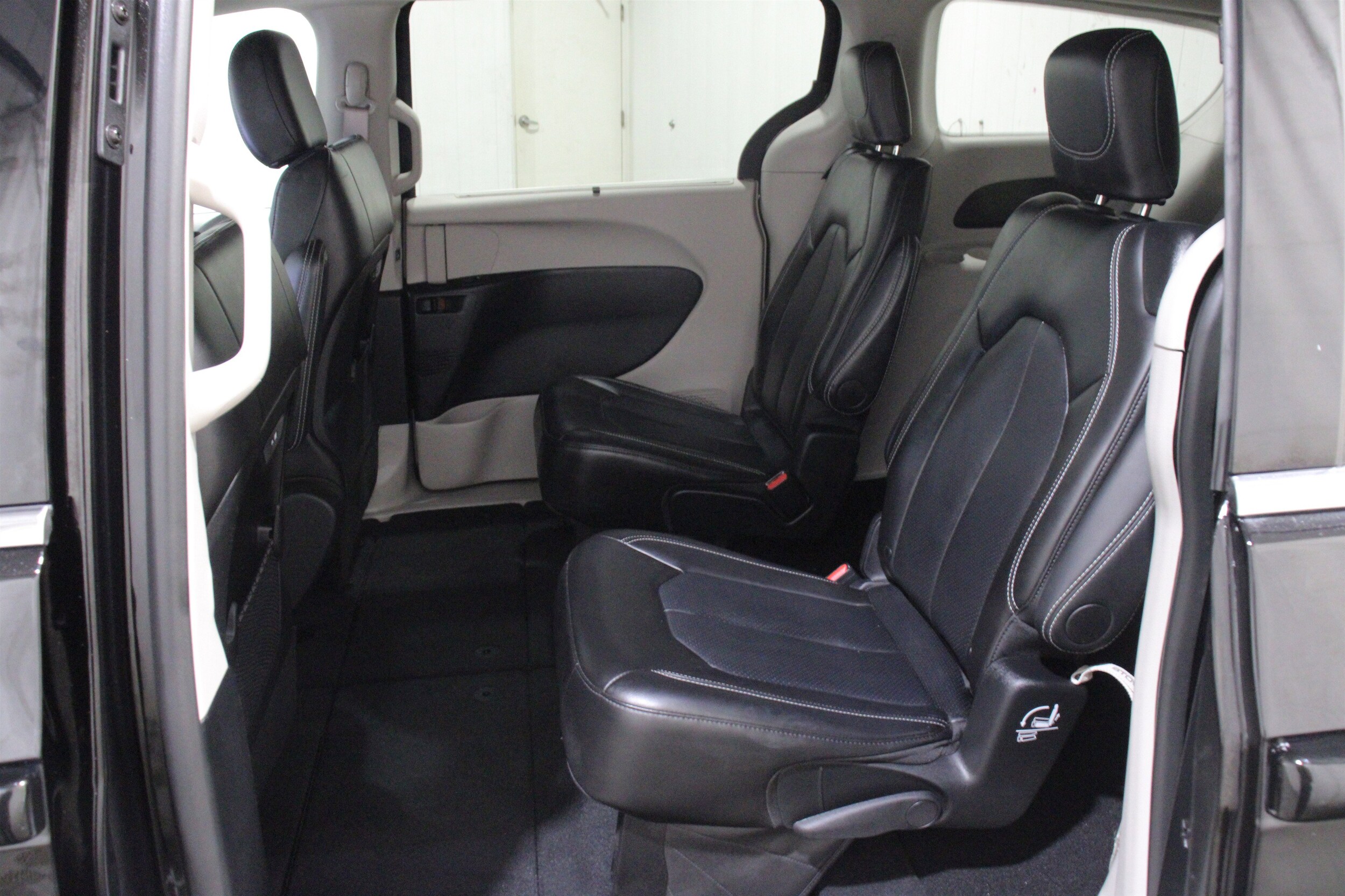 2024 Chrysler Pacifica Touring L - Photo 23