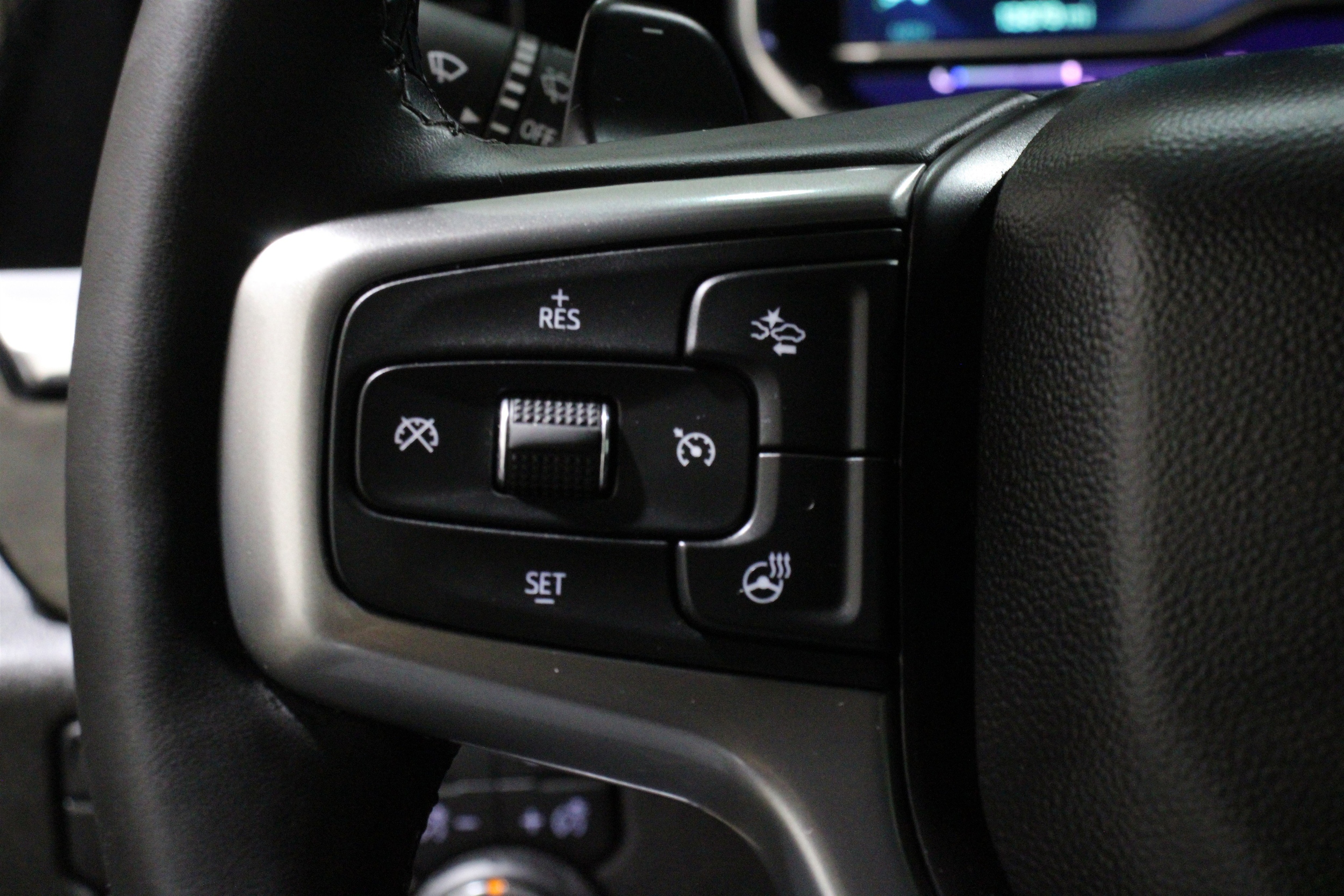 2025 Chevrolet Silverado 1500 LTZ - Photo 9