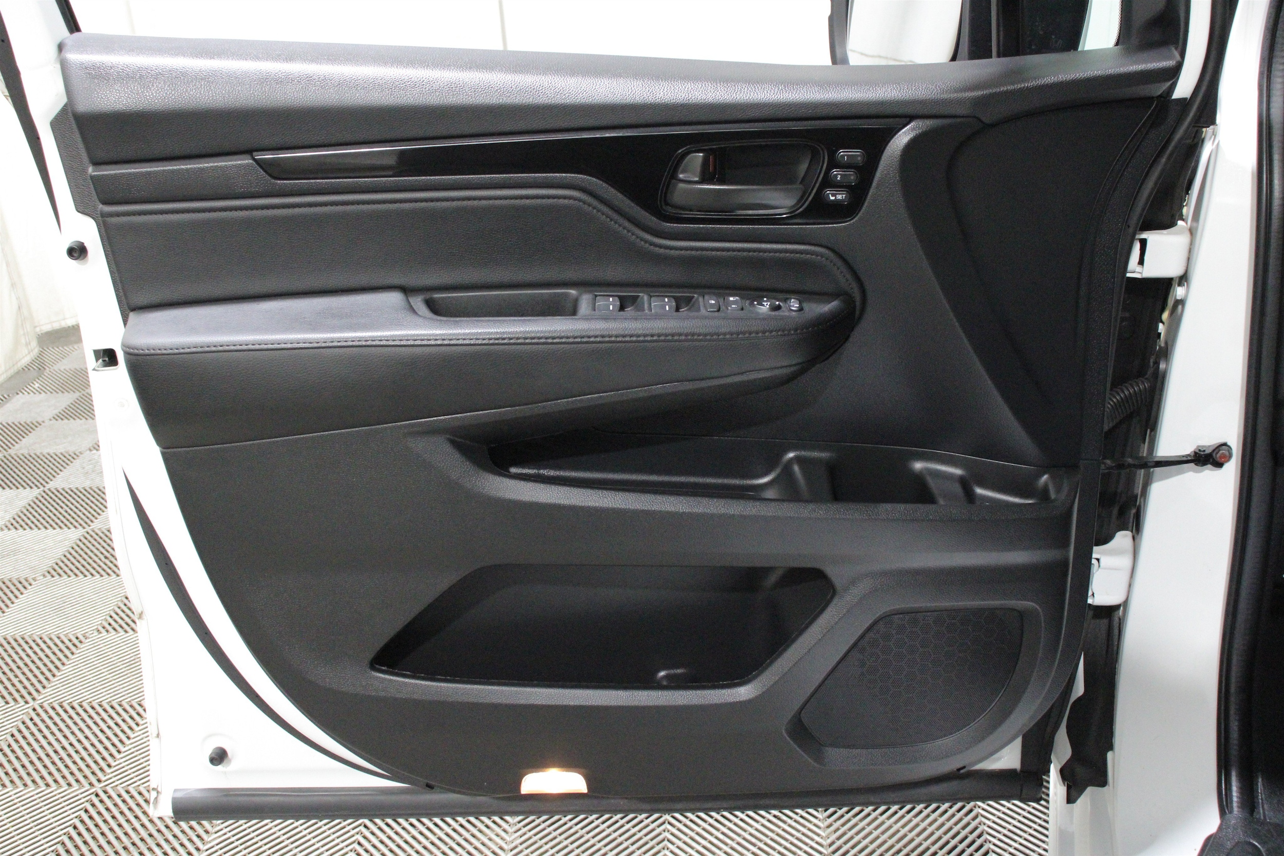 2025 Honda Odyssey Touring - Photo 6