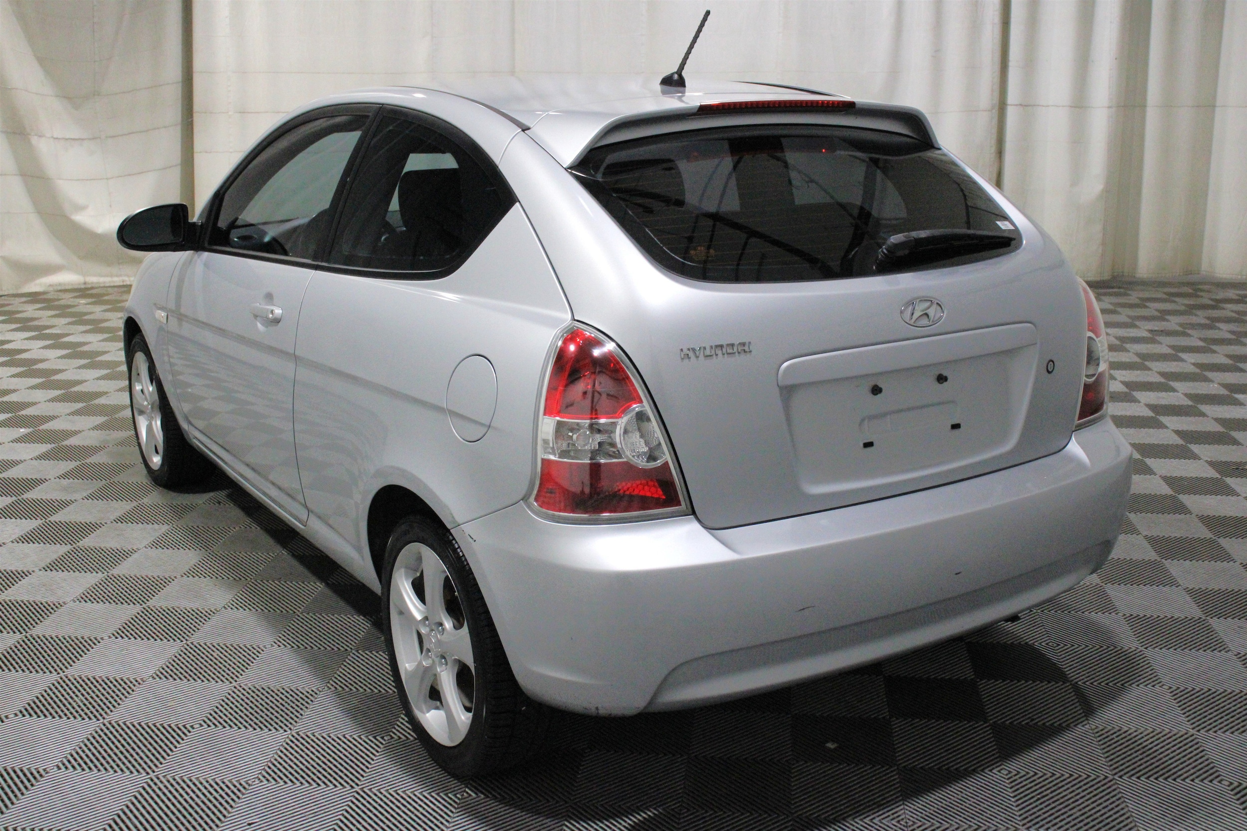 2008 Hyundai Accent SE - Photo 25