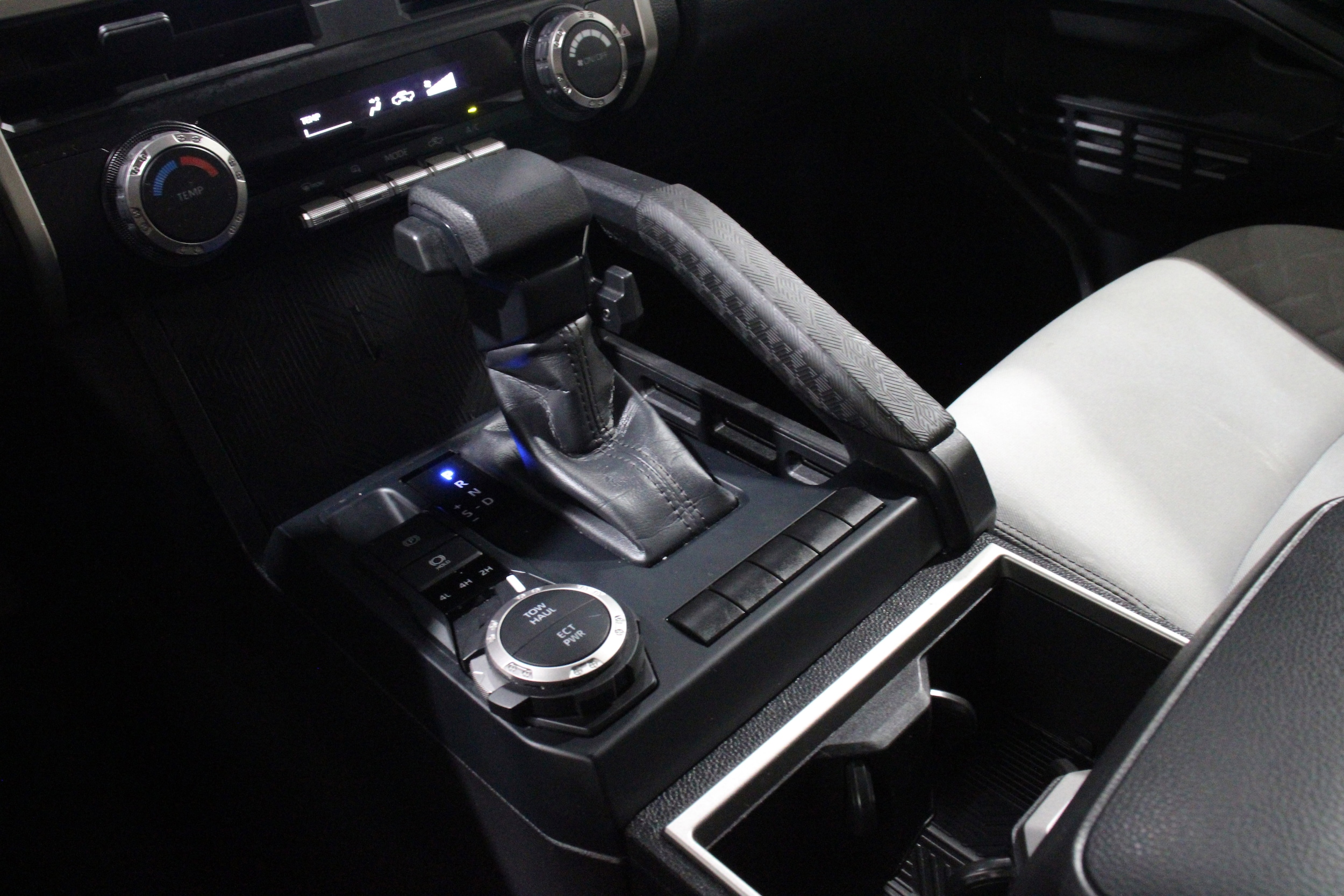 2024 Toyota Tacoma SR5 - Photo 20