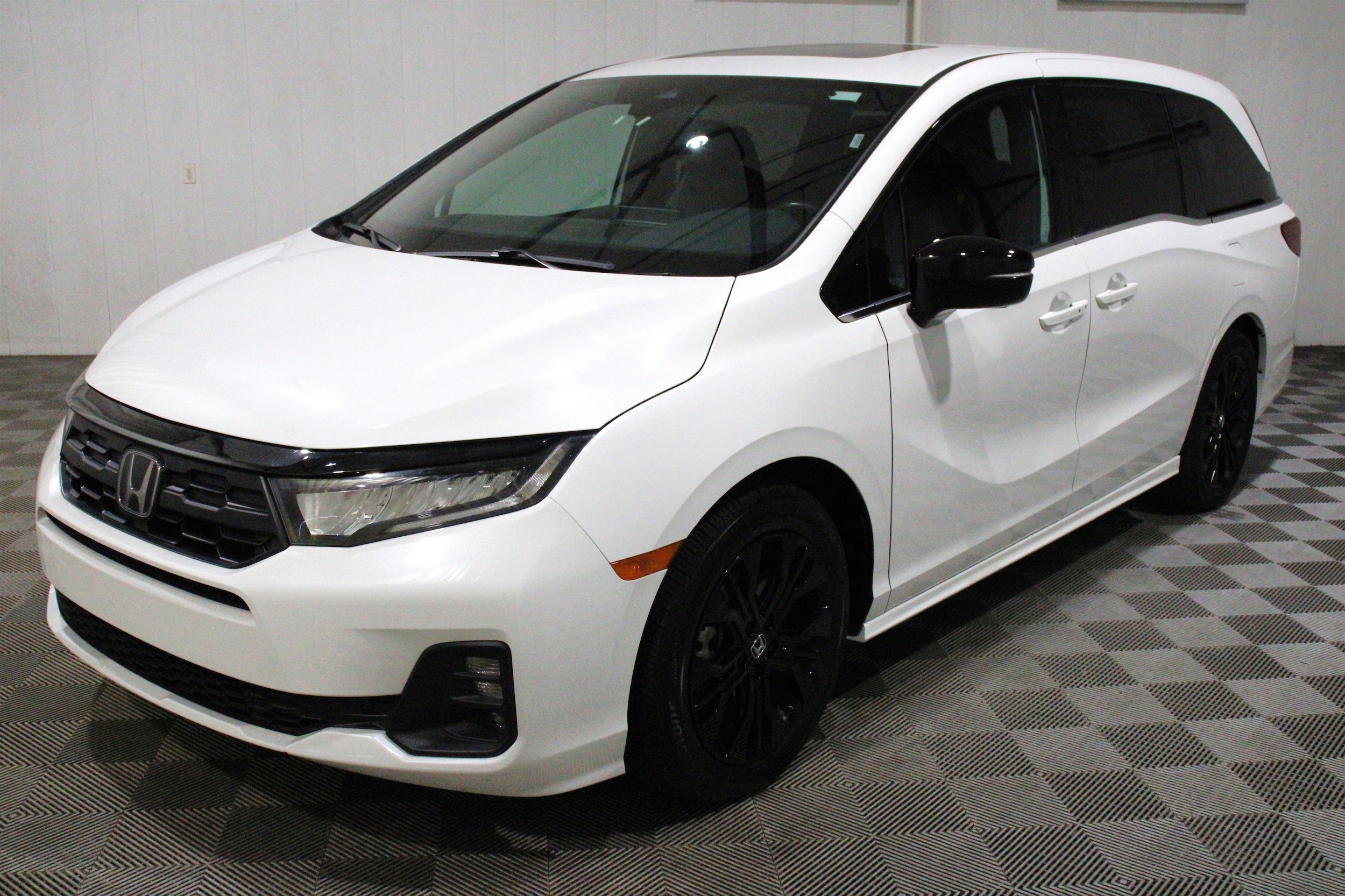 2025 Honda Odyssey Sport L - Photo 38