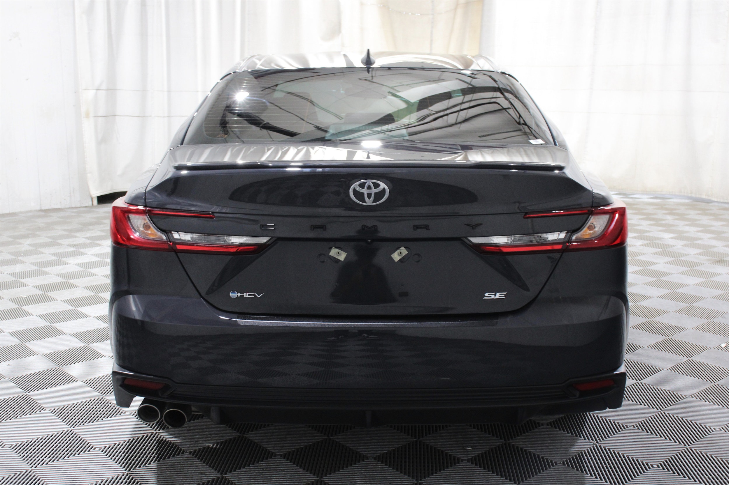 2025 Toyota Camry SE - Photo 32