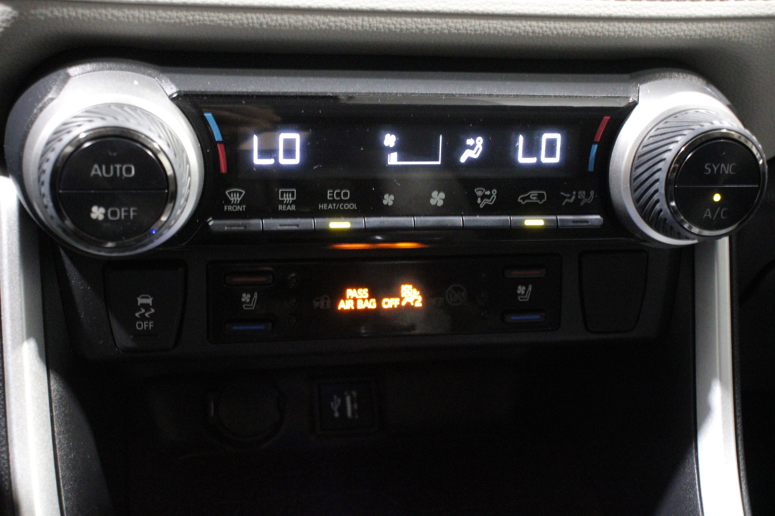 2024 Toyota RAV4 Limited - Photo 19