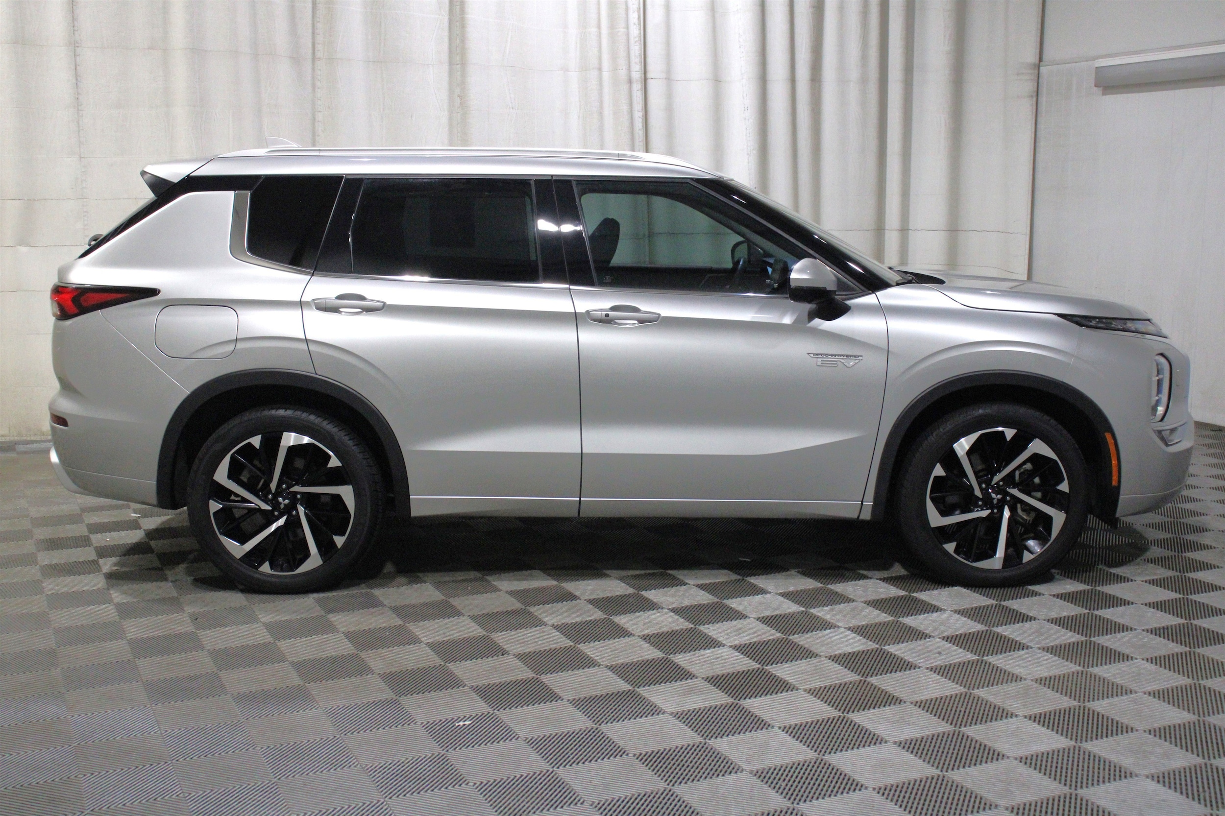 2023 Mitsubishi Outlander Plug-In Hybrid SEL - Photo 35