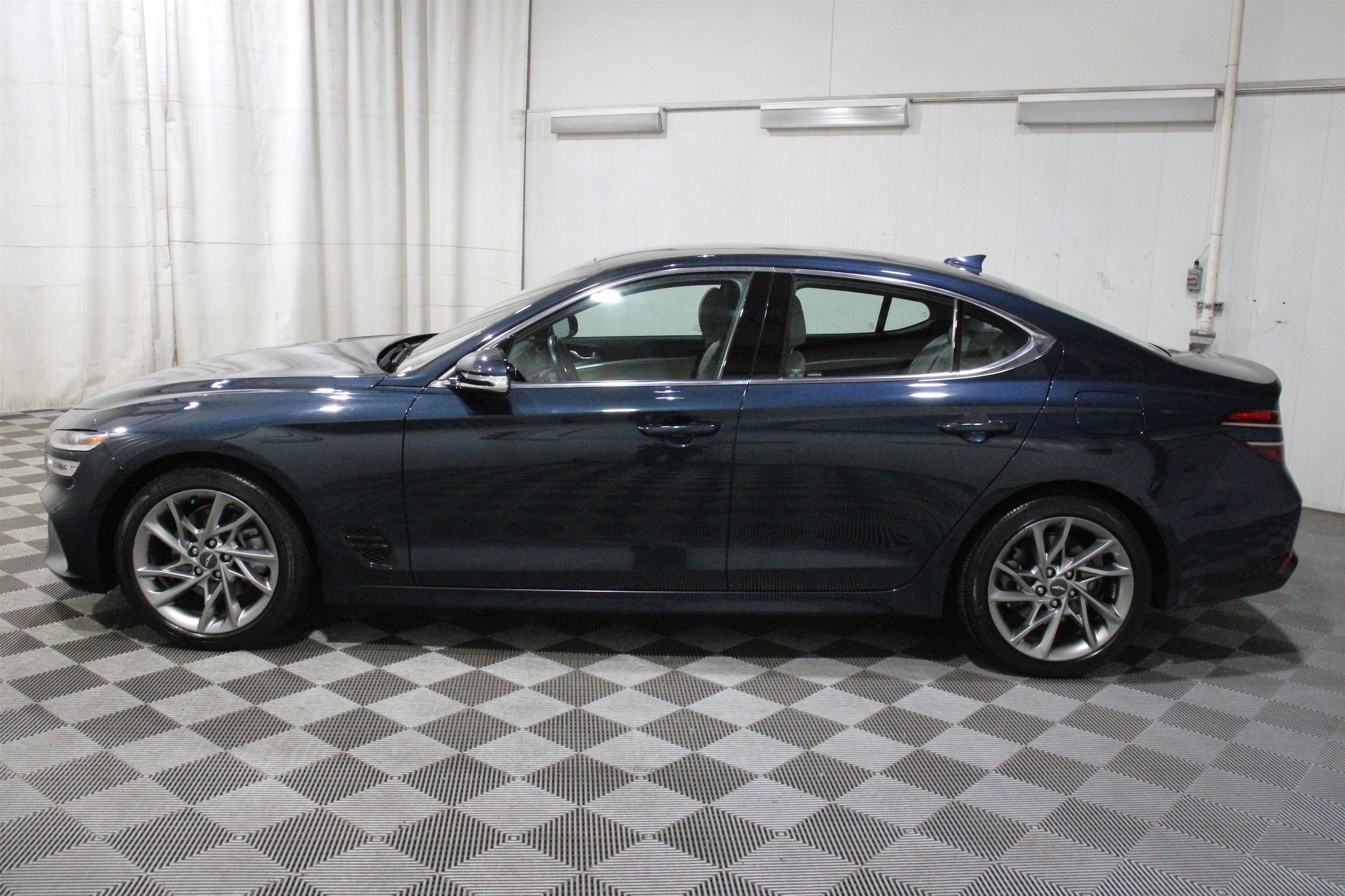 2022 GENESIS G70 Standard - Photo 35