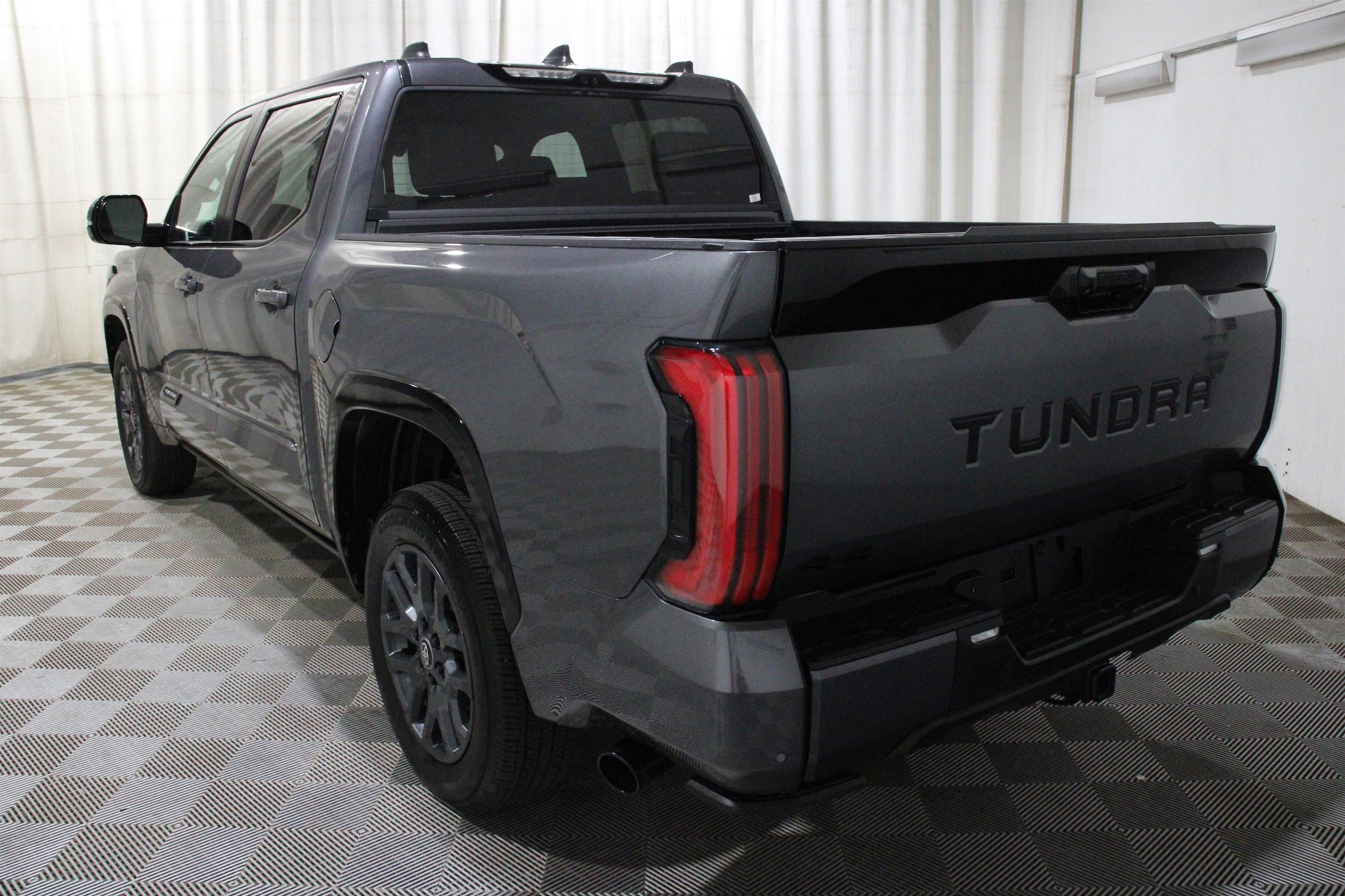 2025 Toyota Tundra Platinum - Photo 33