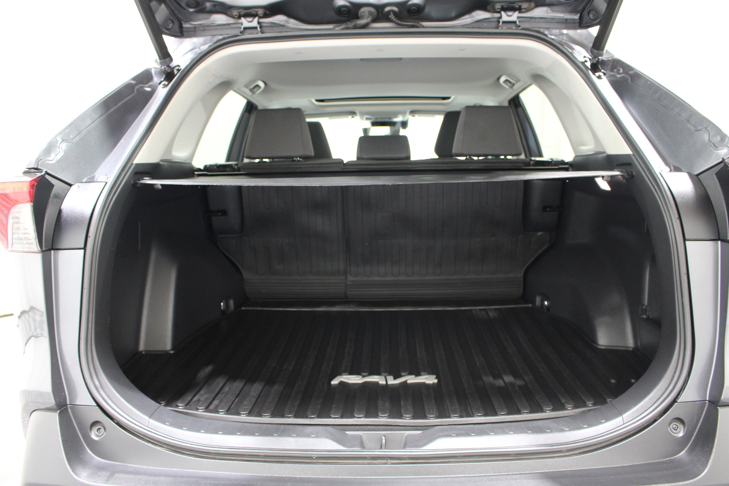 2023 Toyota RAV4 XLE - Photo 21
